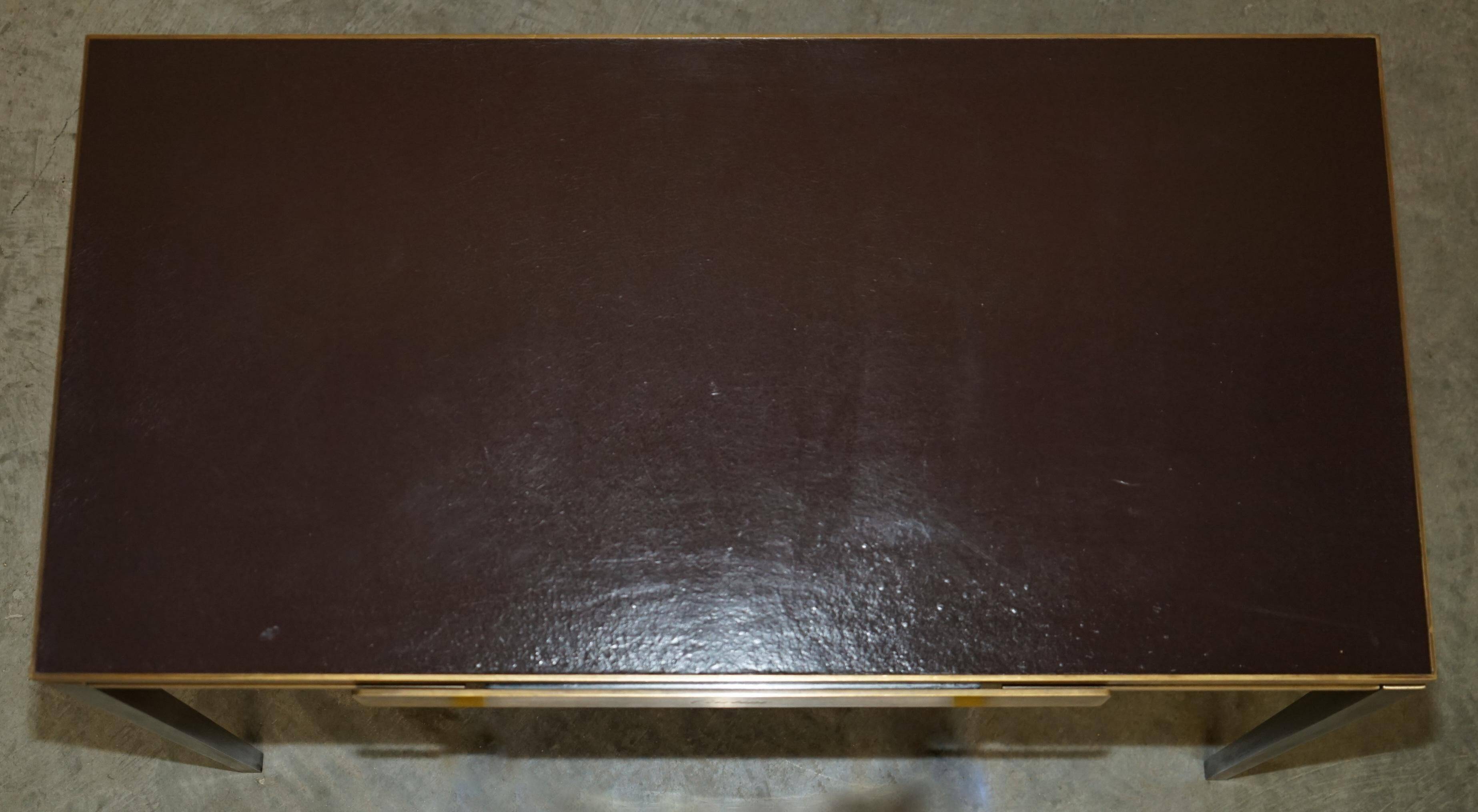 Bureau d'écriture moderne milieu du siècle Cartier Paris bronze cuir