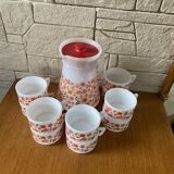 Arcopal service with its pitcher and cups