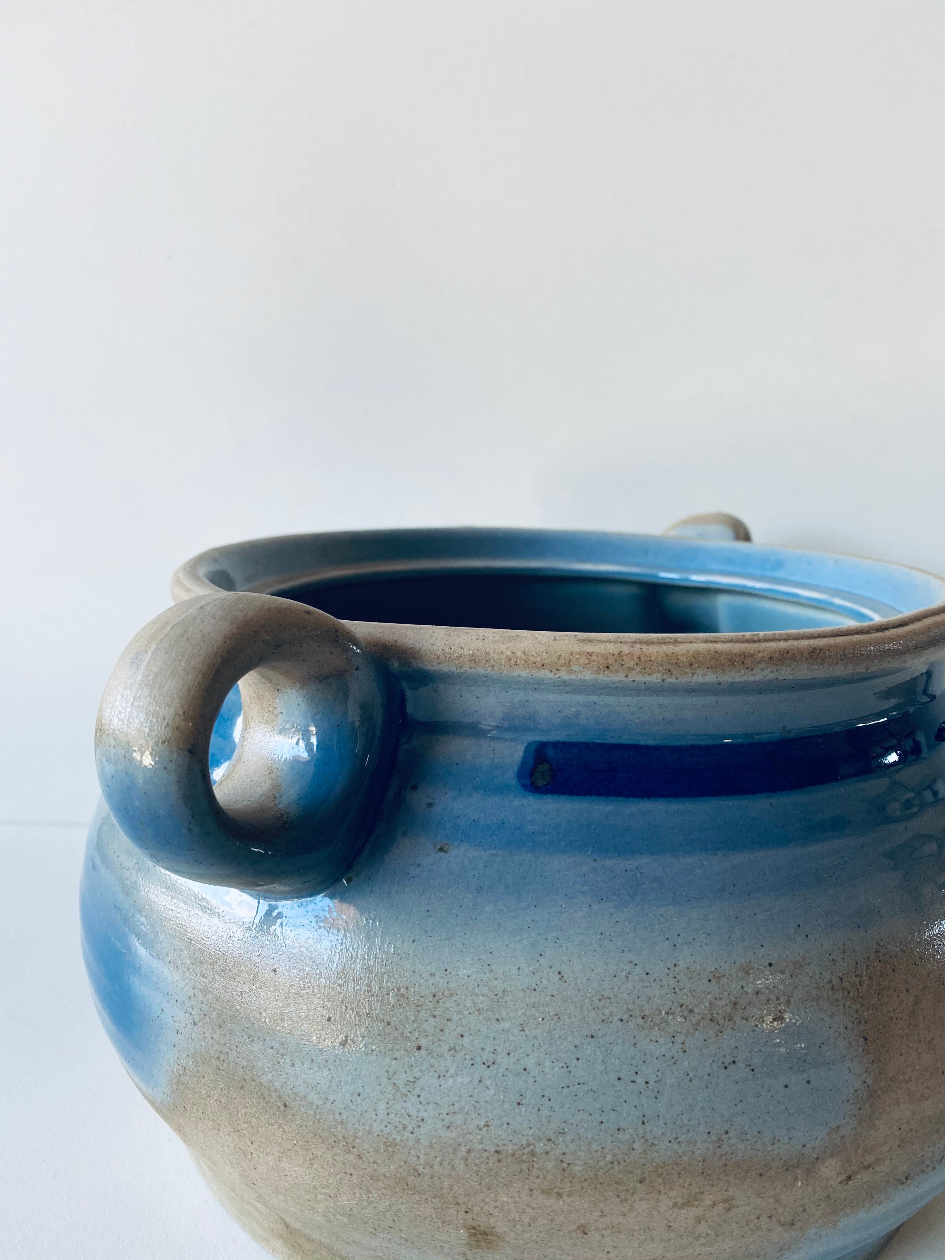 Sandstone pot or garnish