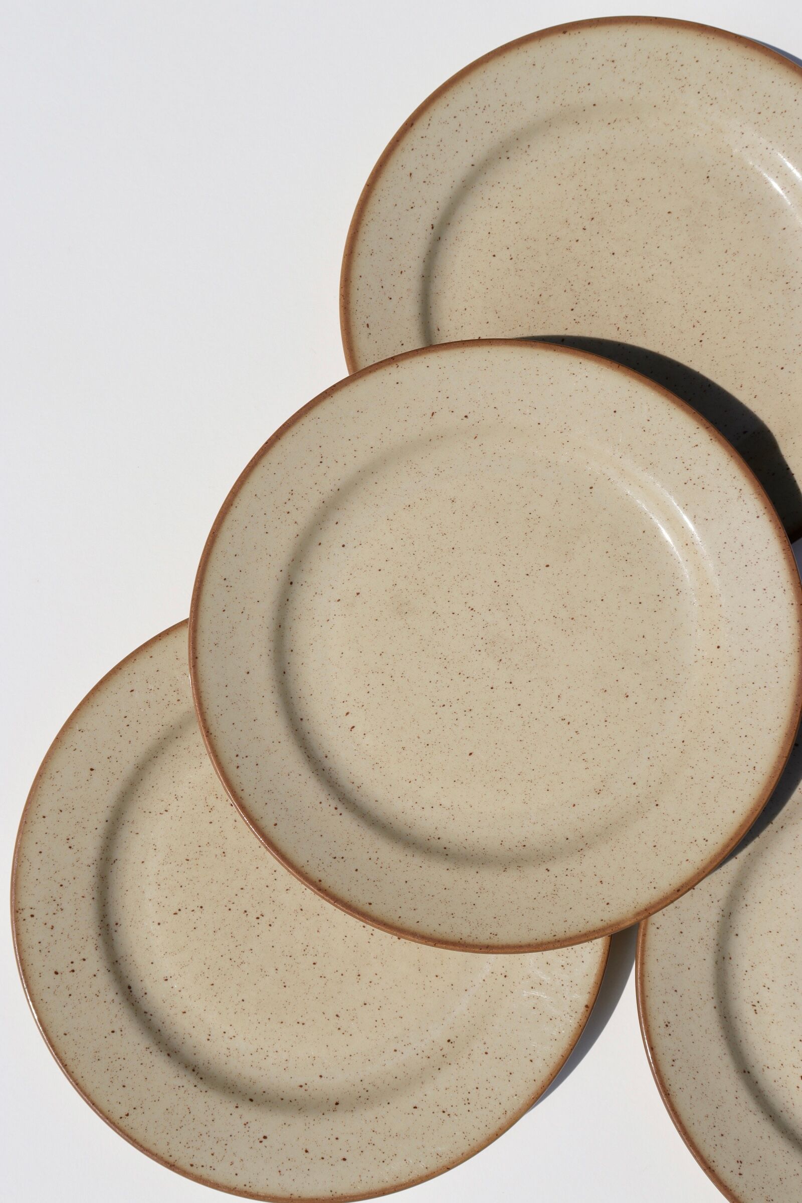 8 plates in speckled Tulowice sandstone