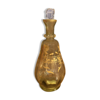 Carafe verte avec dorures