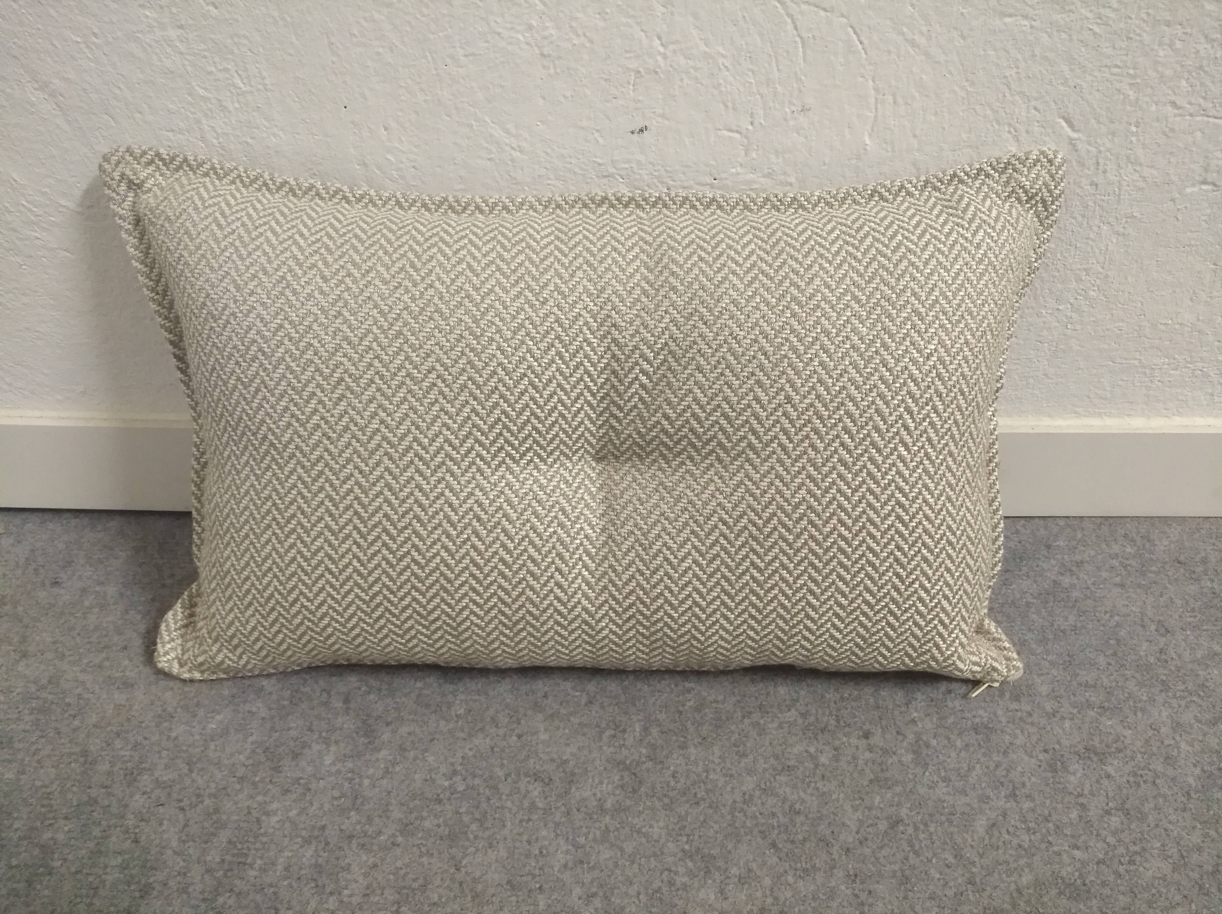 Pouf and its Sanderson cotton cushion