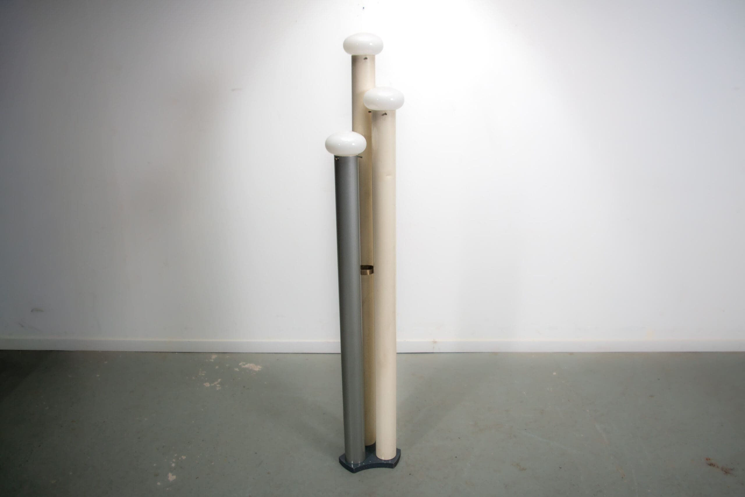 Italian pillar floor lamp. Circa 1970