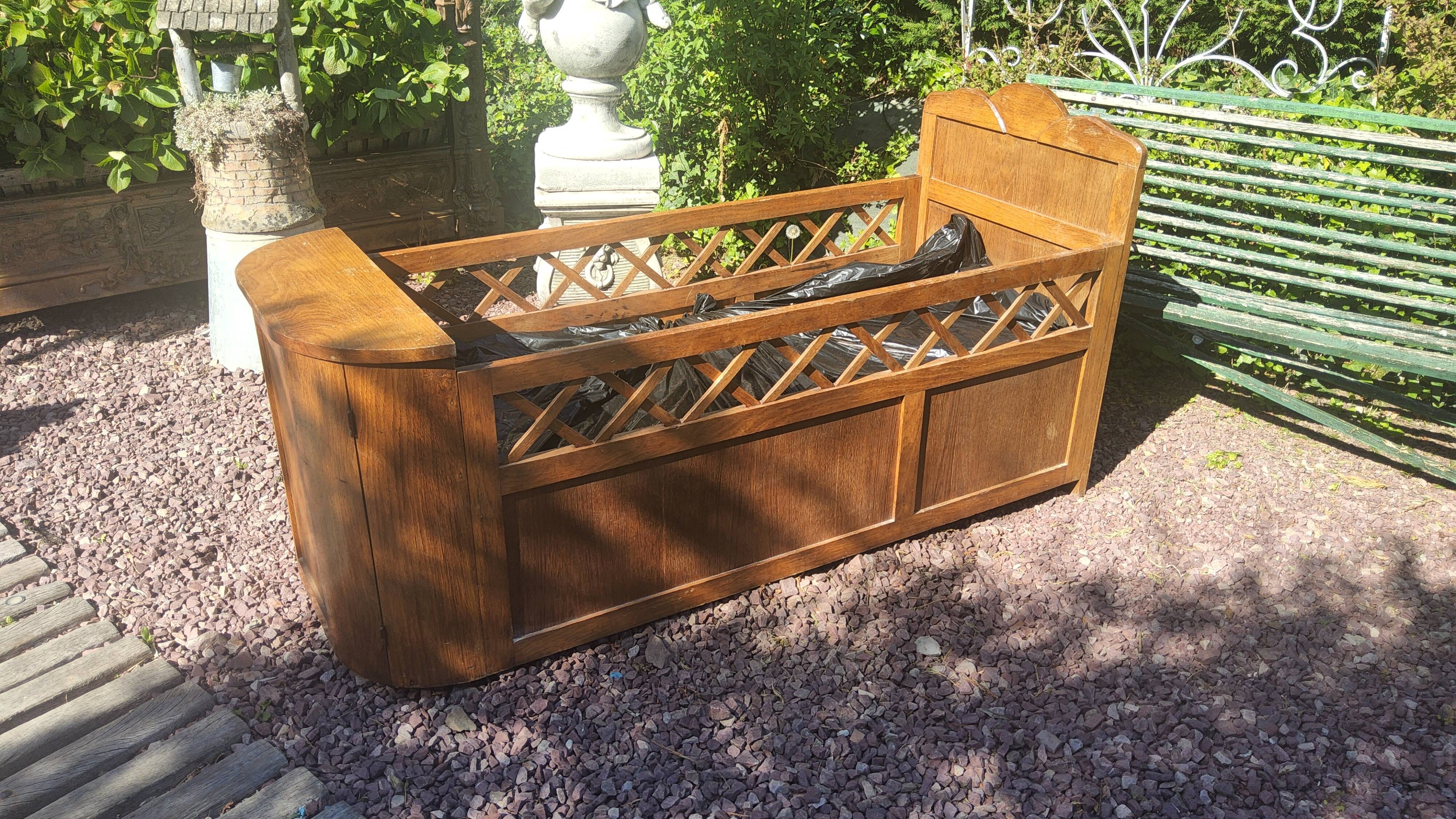 Small children's bed enclosure.