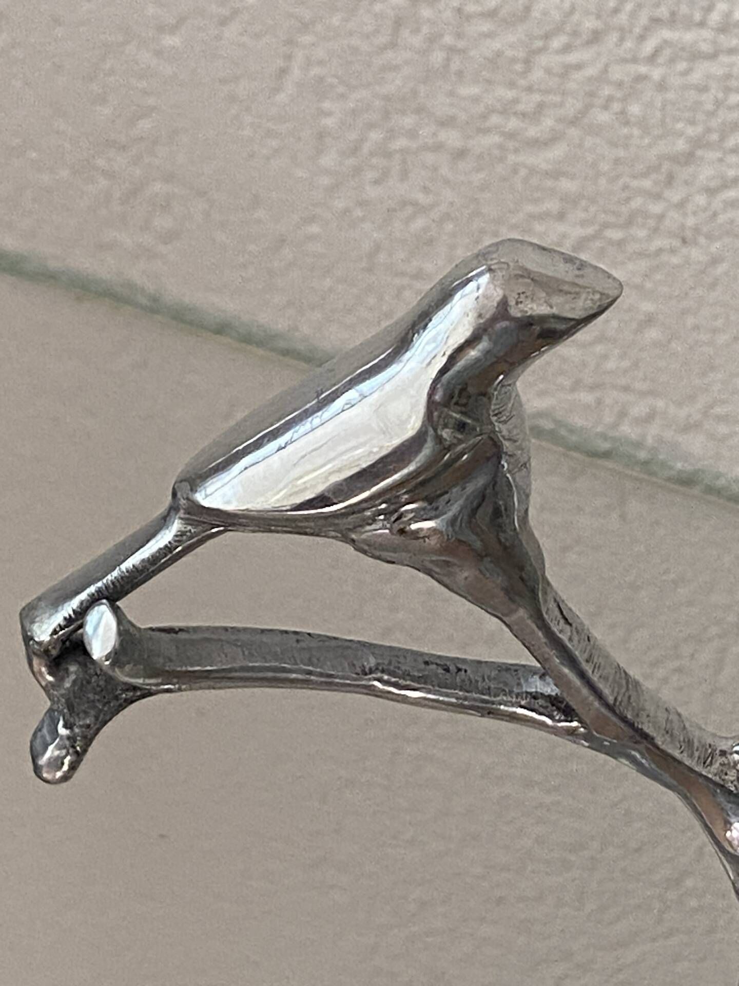 Polished aluminium servant
