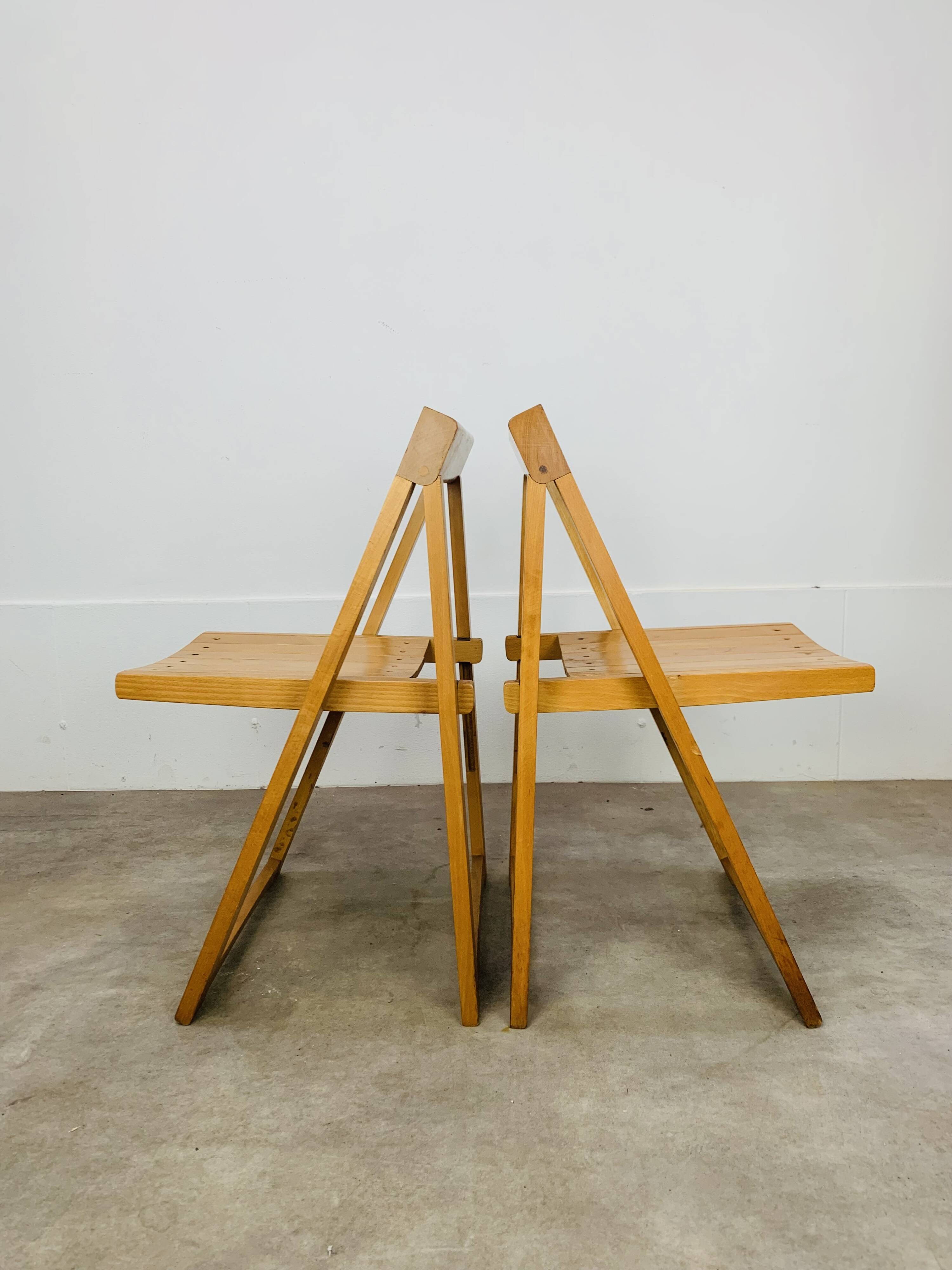 Paire de chaises pliantes par Aldo Jacober, bois, années 60
