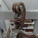 Curule bench