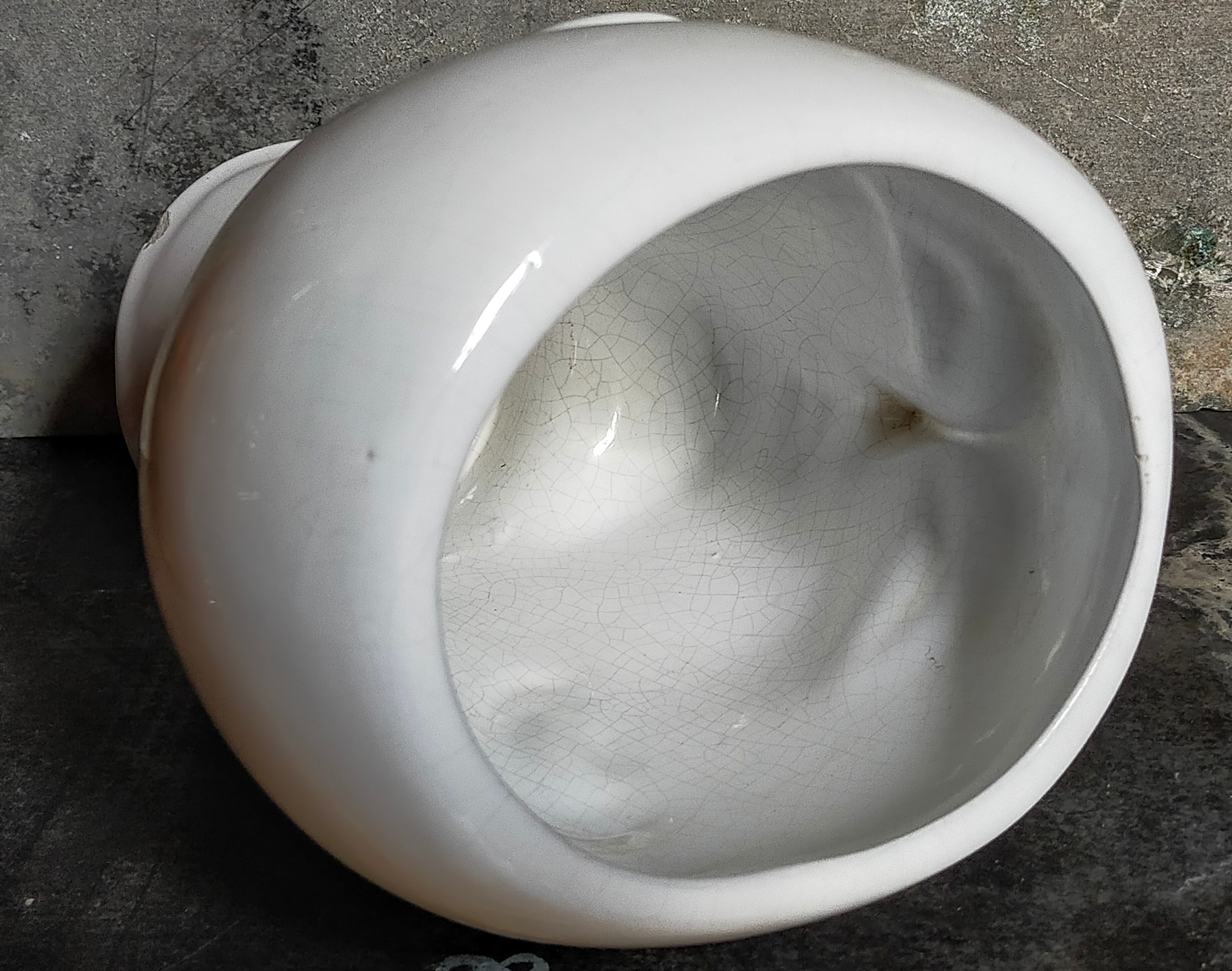 White ceramic pot cover vase 60s