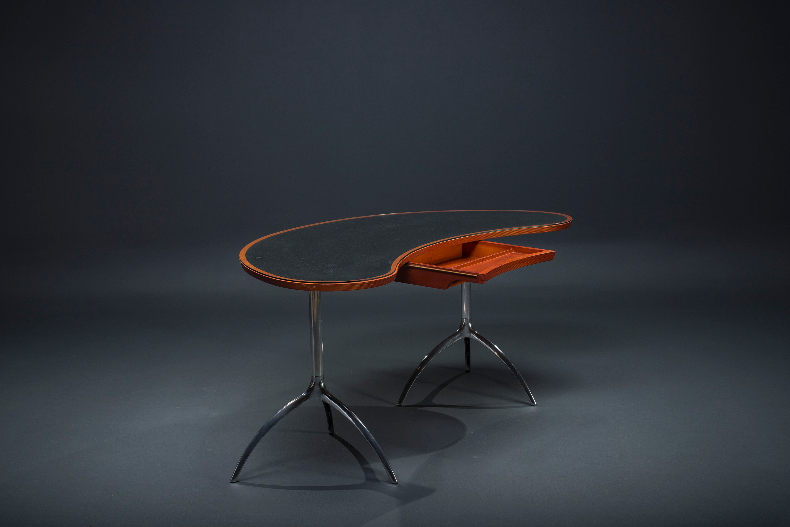 Modell 909 desk of Paolo Rizzatto for Alias, 2000s | Selency