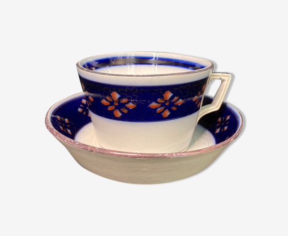 Tasse à chocolat en porcelaine opaque Sarreguemines début XXème