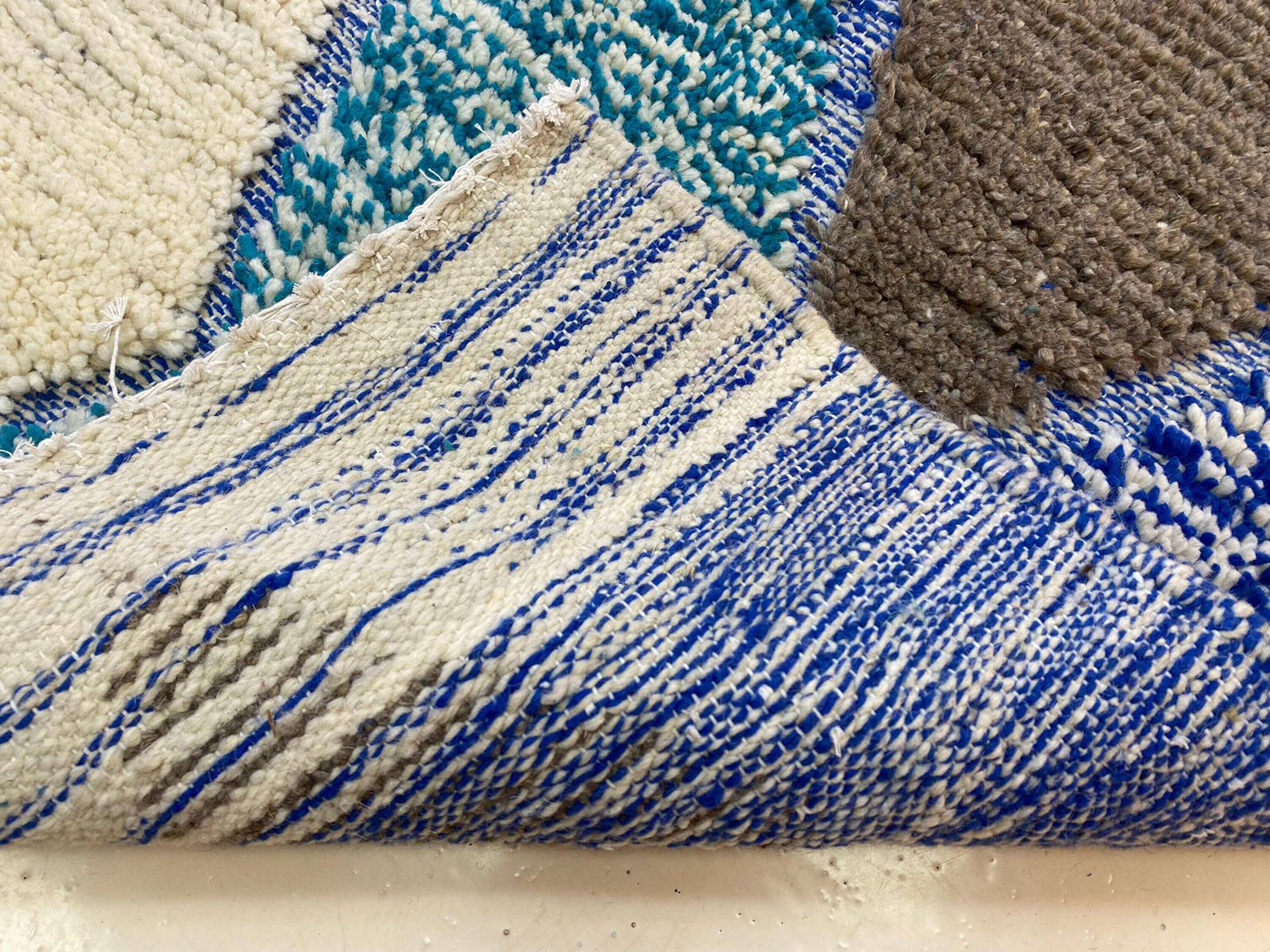 Handmade Moroccan rug, natural wool, 3x2 m.