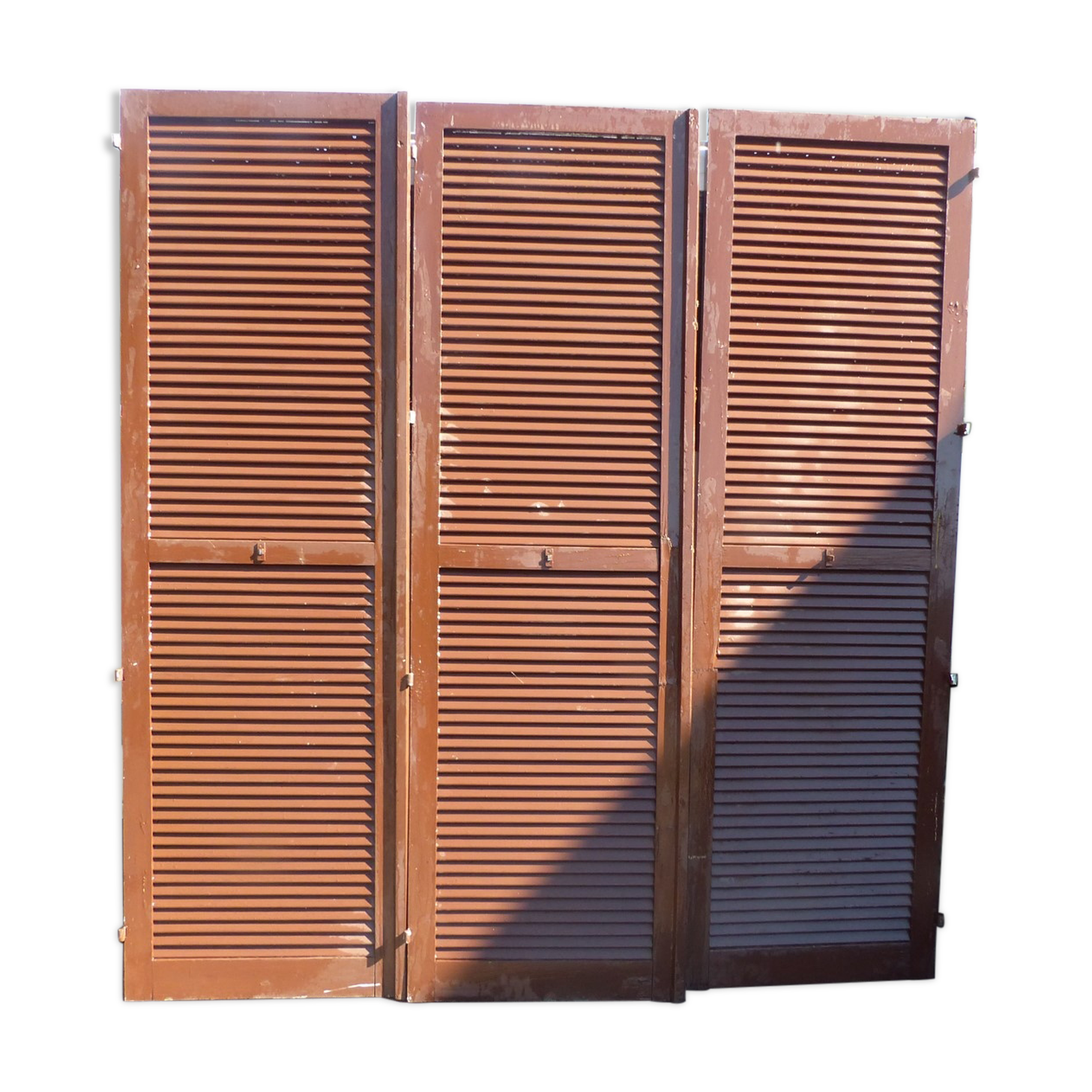 3 shutters