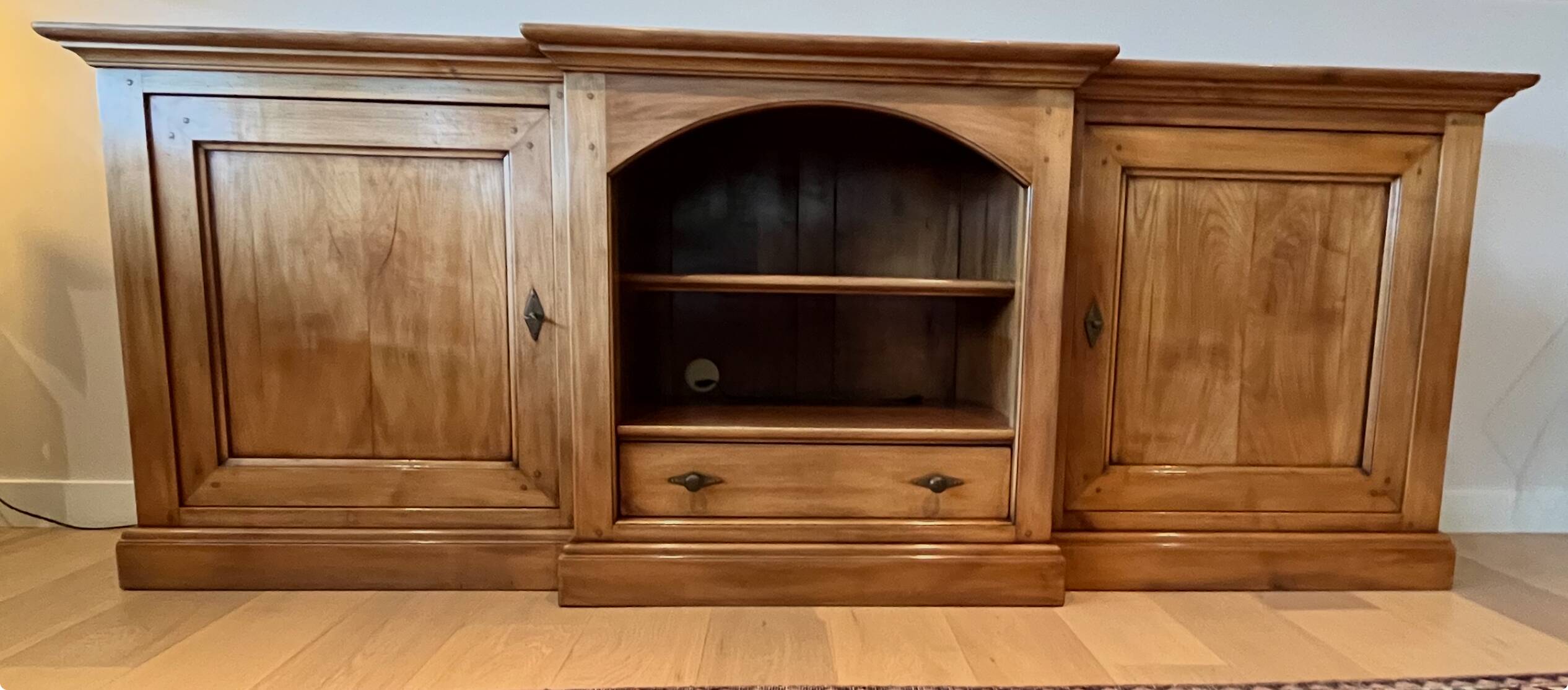 Enfilade very much, cherry wood jointed.