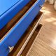 Commode ancienne en chêne – Bleu Nila & laiton