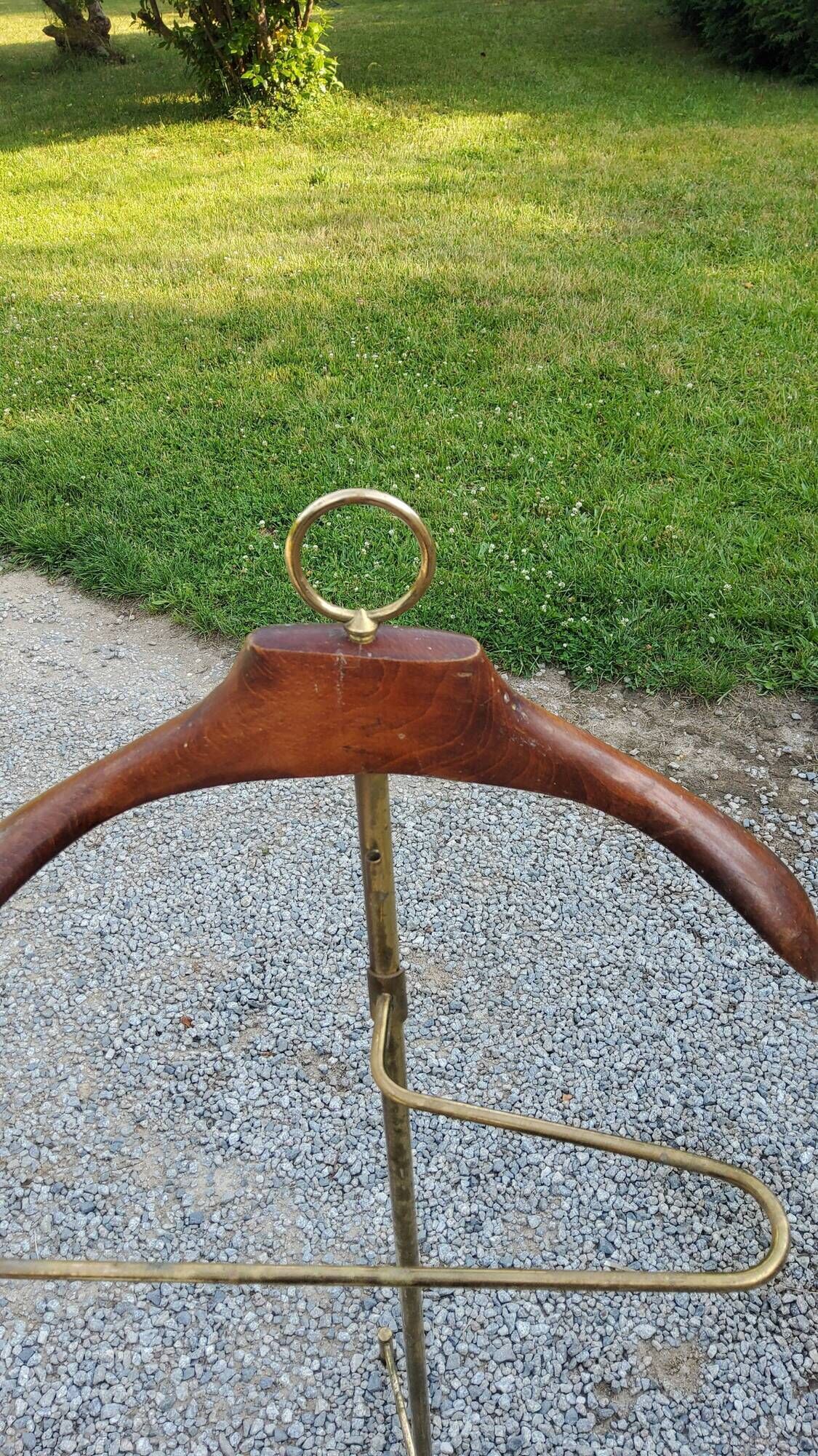 Valet de chambre of the 50s in gilded brass and wood