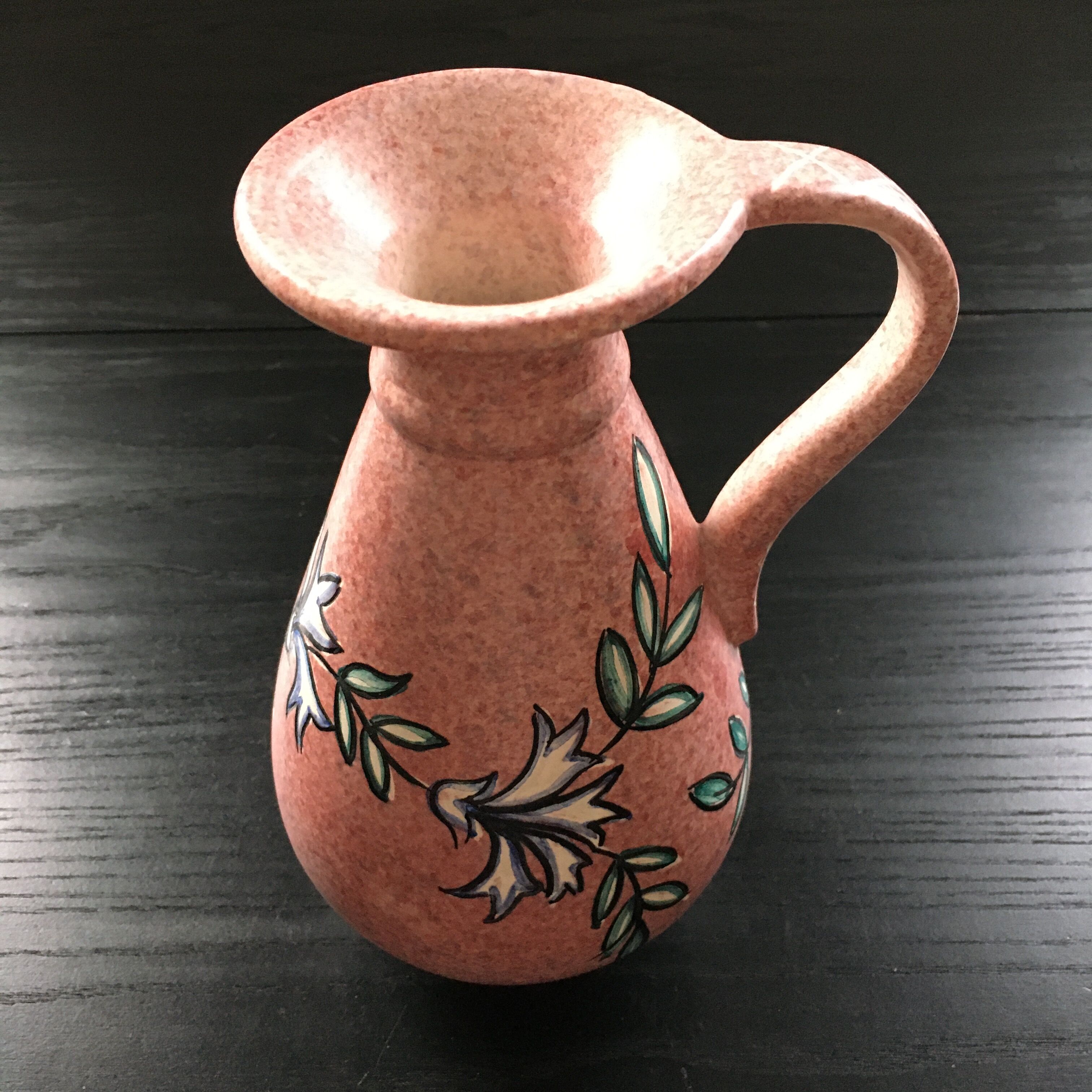 Pitcher signed Rossello Vallauris