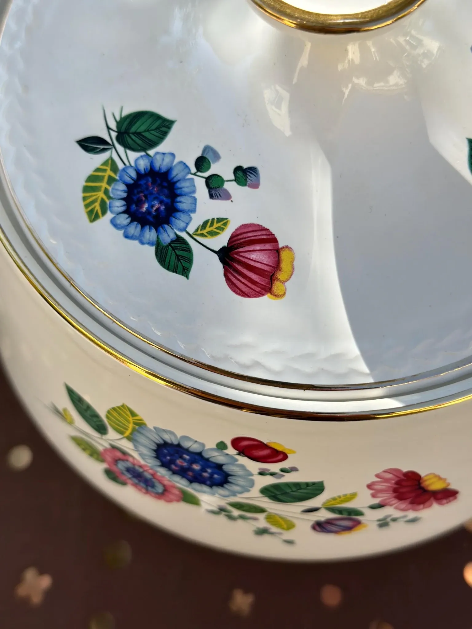 Earthenware vegetable dish Digoin Sarreguemines Sandrine, flowers and golden borders.
