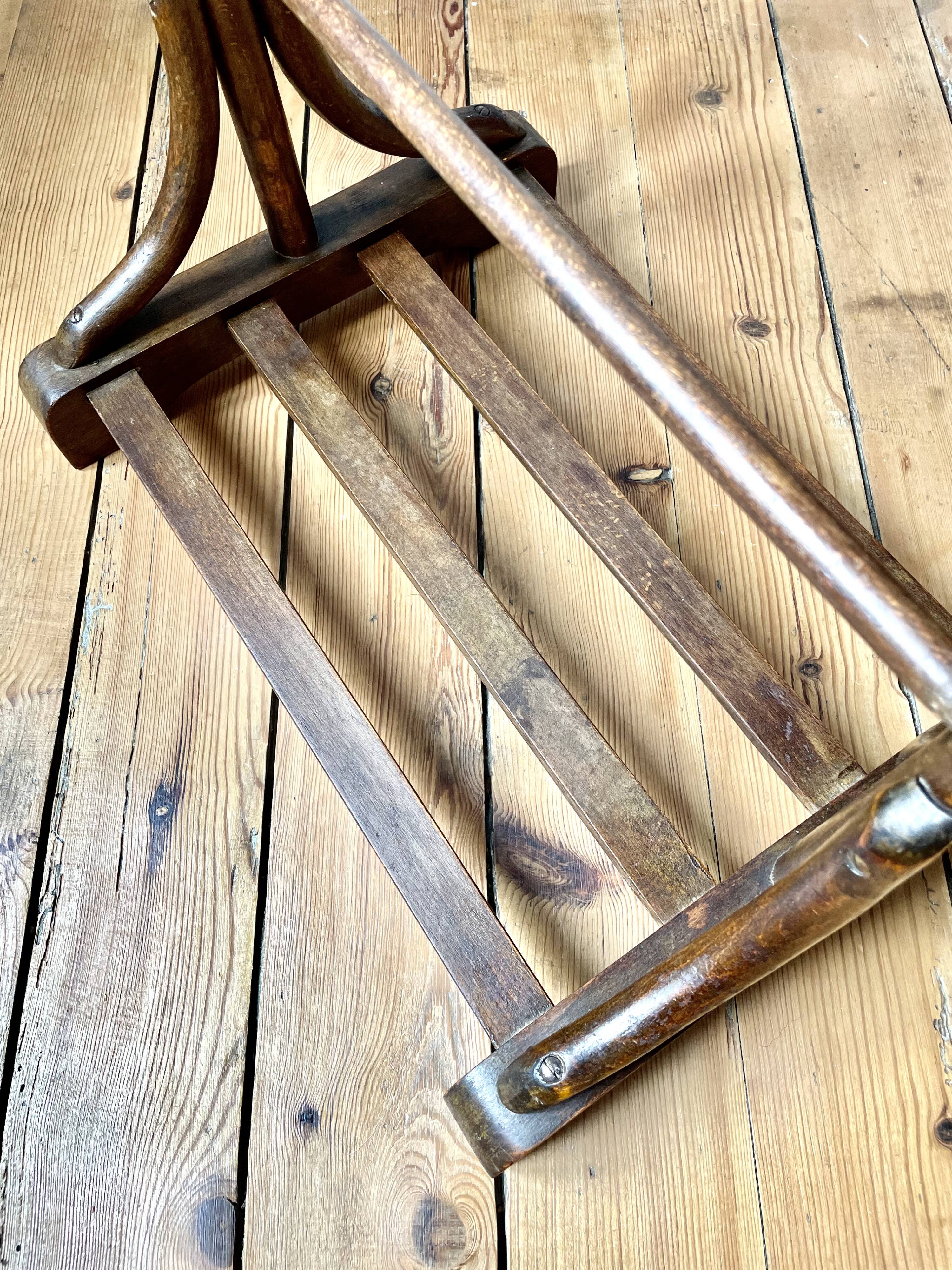 Thonet P133 valet, circa 1920