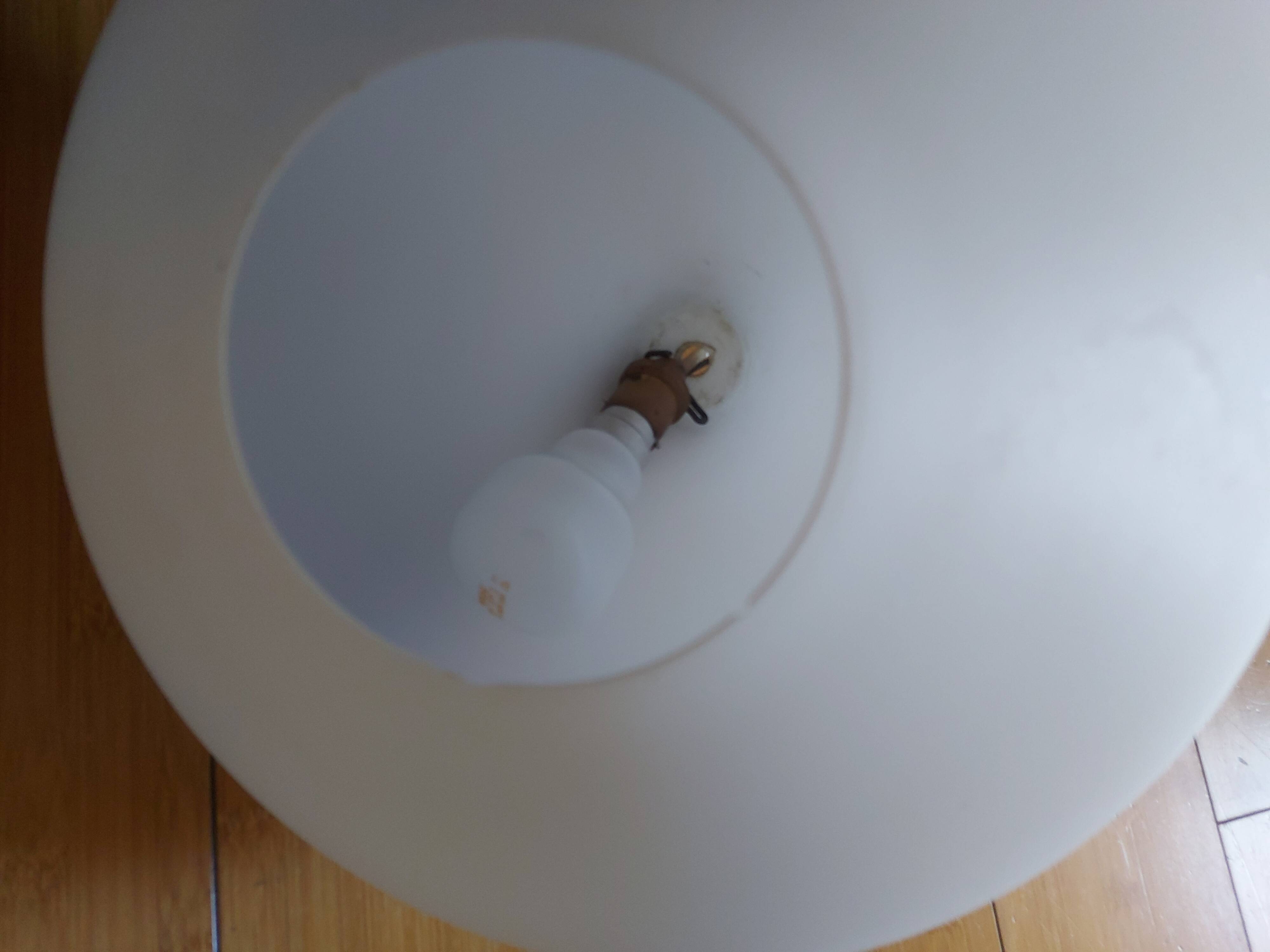 Vintage suspension in white opaline