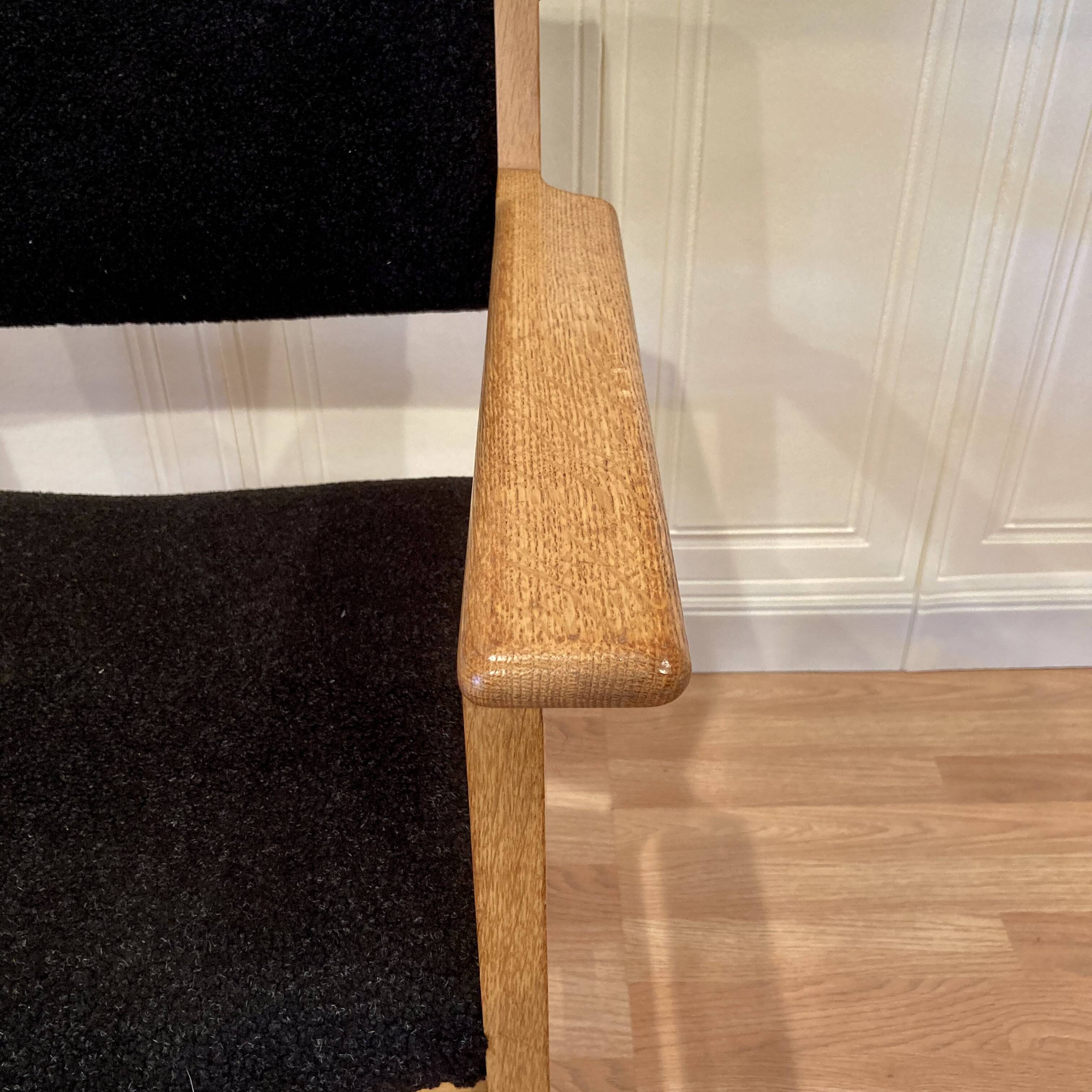 Set of 4 armchairs stamped Hans Wegner "Scandinavian design" 1960.