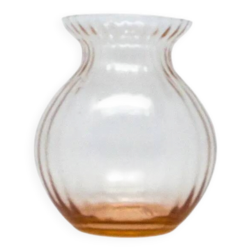 Vase Art Déco miniature, en verre rose, Pologne, années 1930