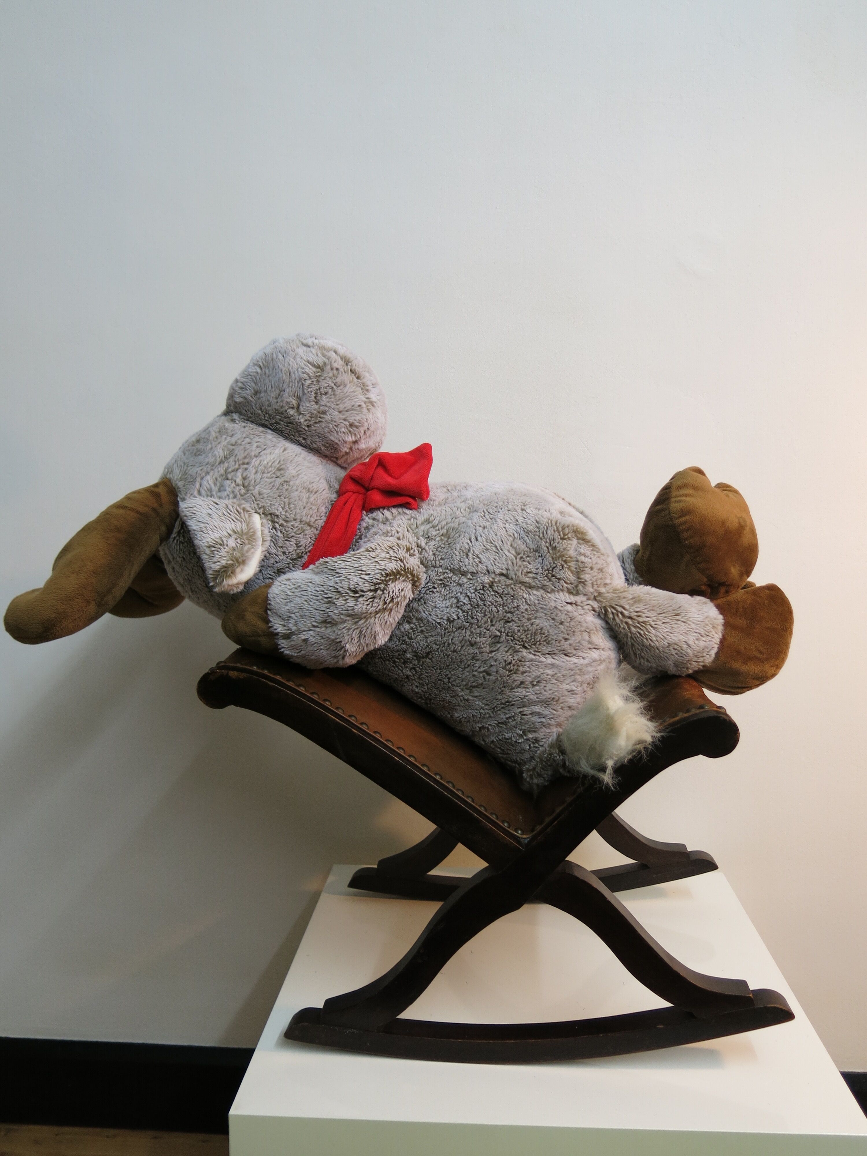 Studded leather rocking footrest