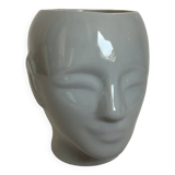 Tête grise cache pot