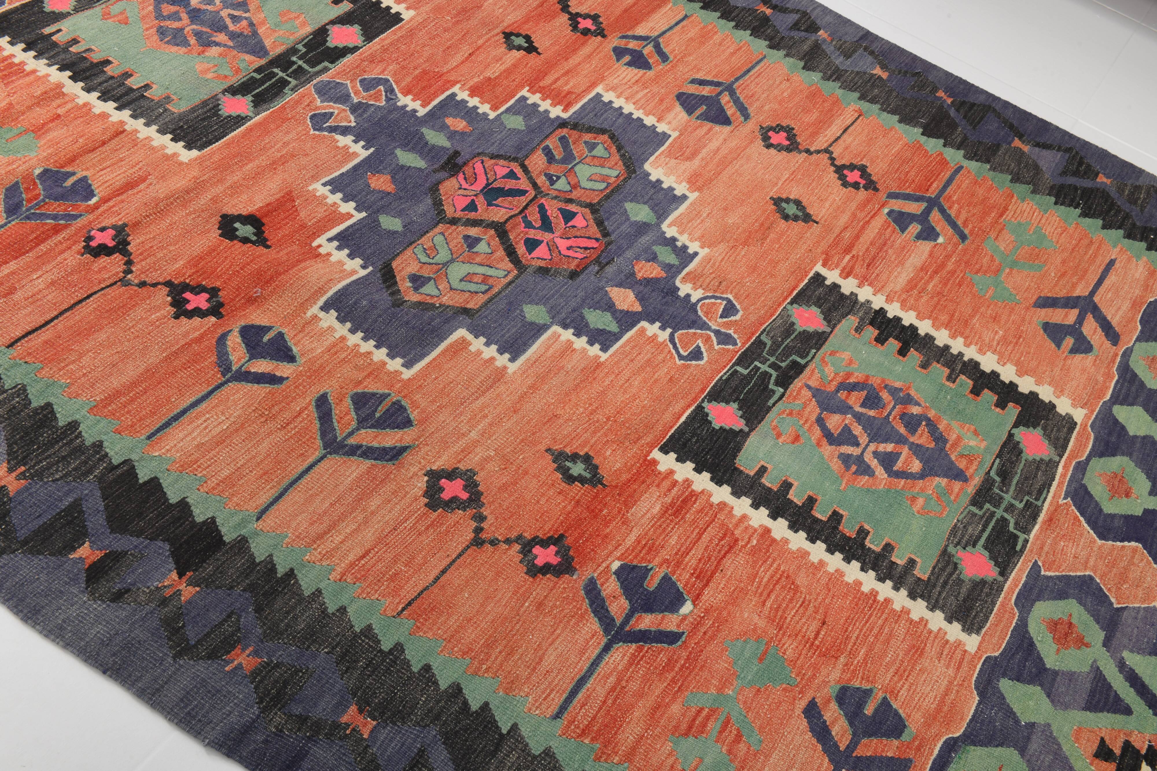 6x9 Red & Green Vintage Kilim Rug, 174x279Cm