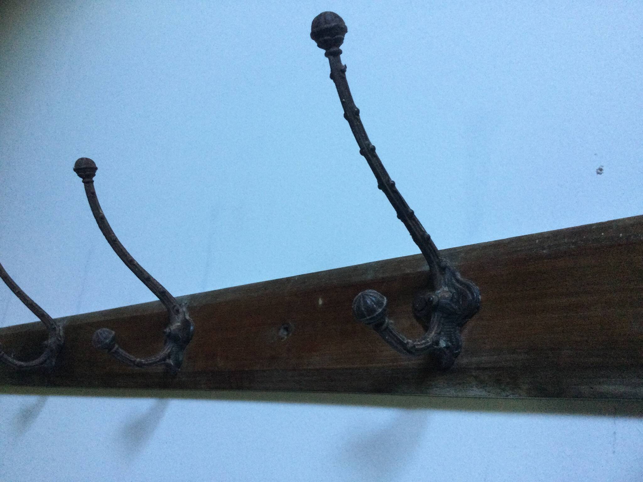 Porte manteau ancien bois et fonte