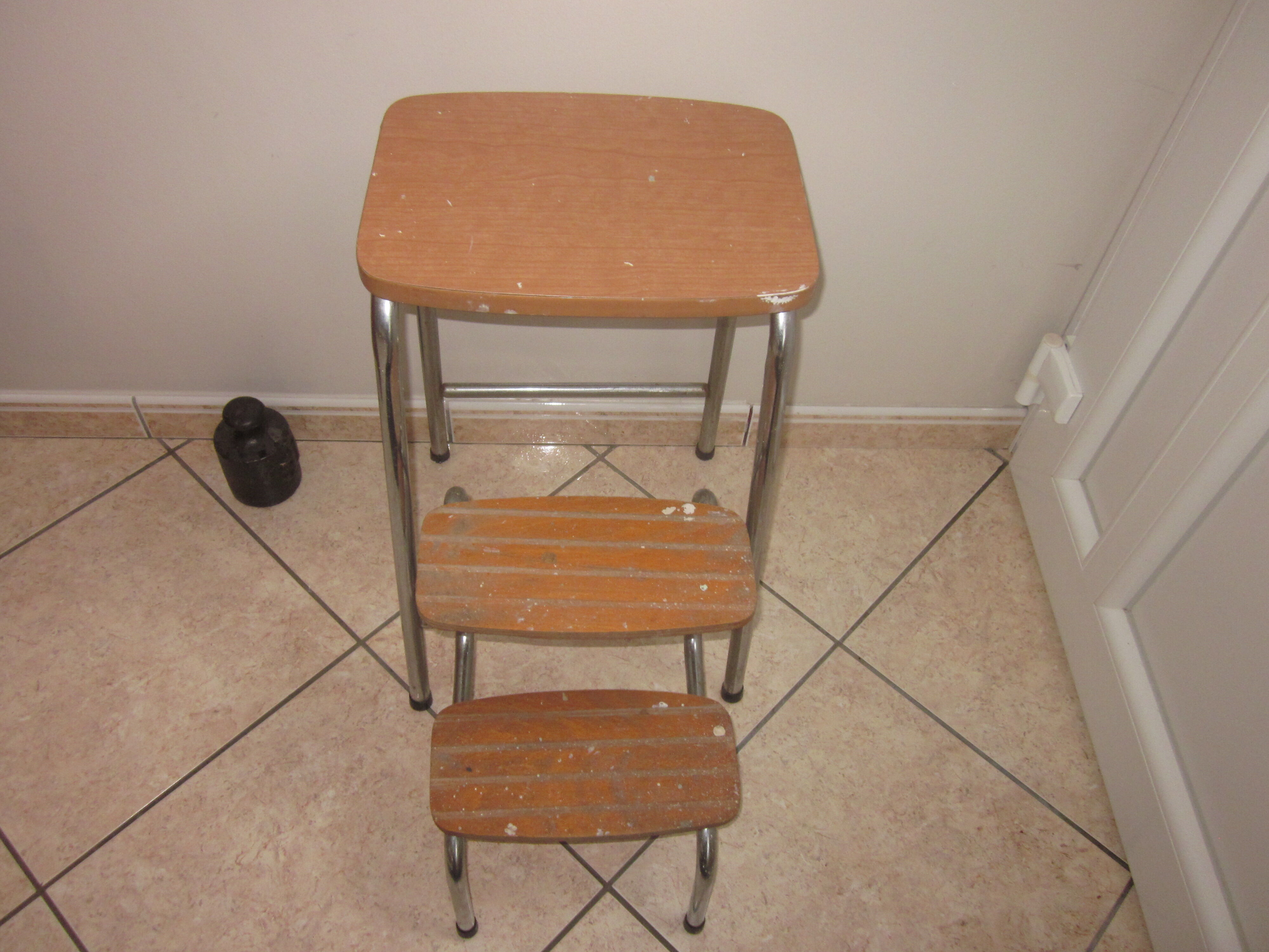 Stepladder stool