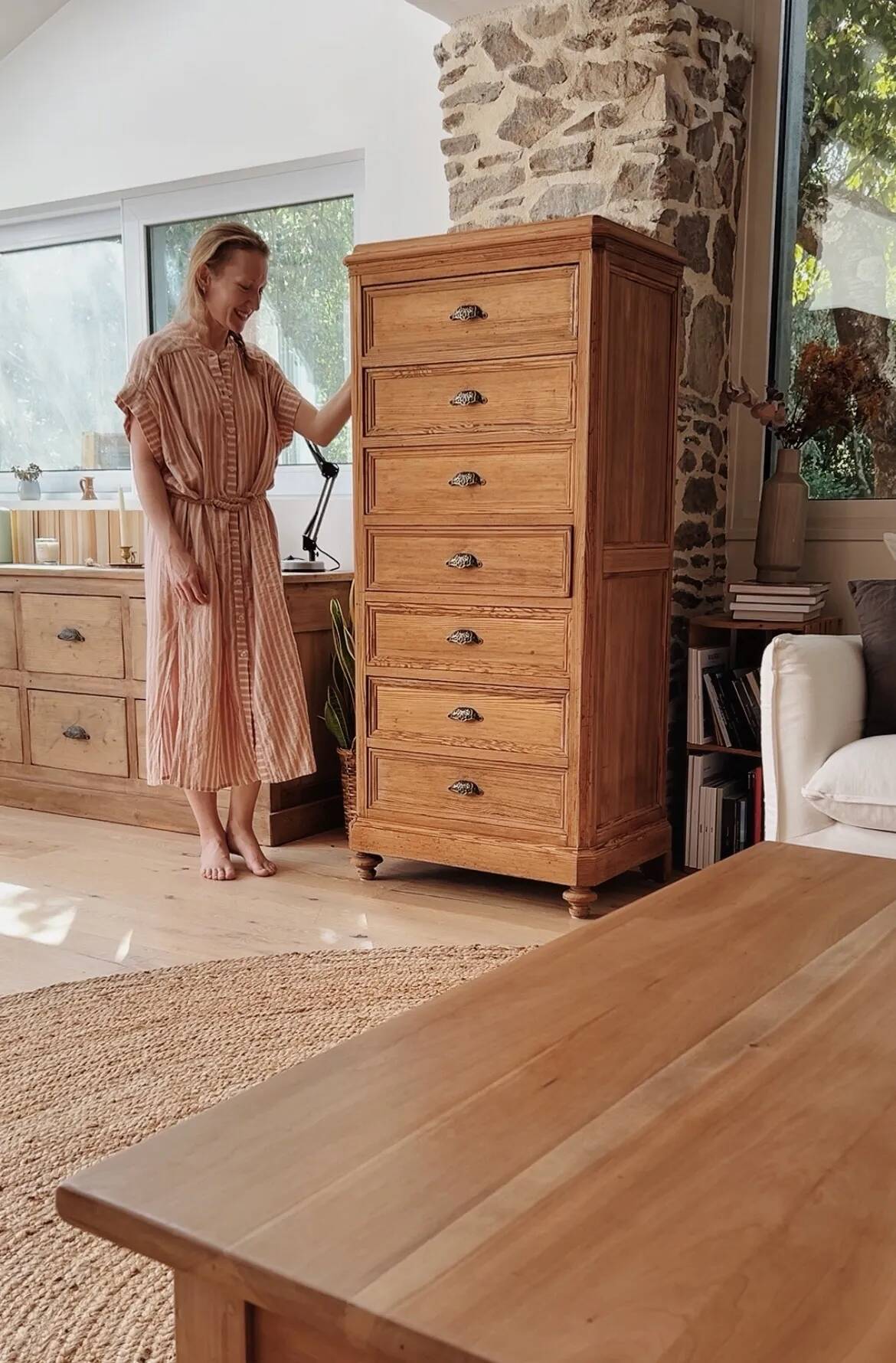 Early 20th-century chiffonnier furniture.