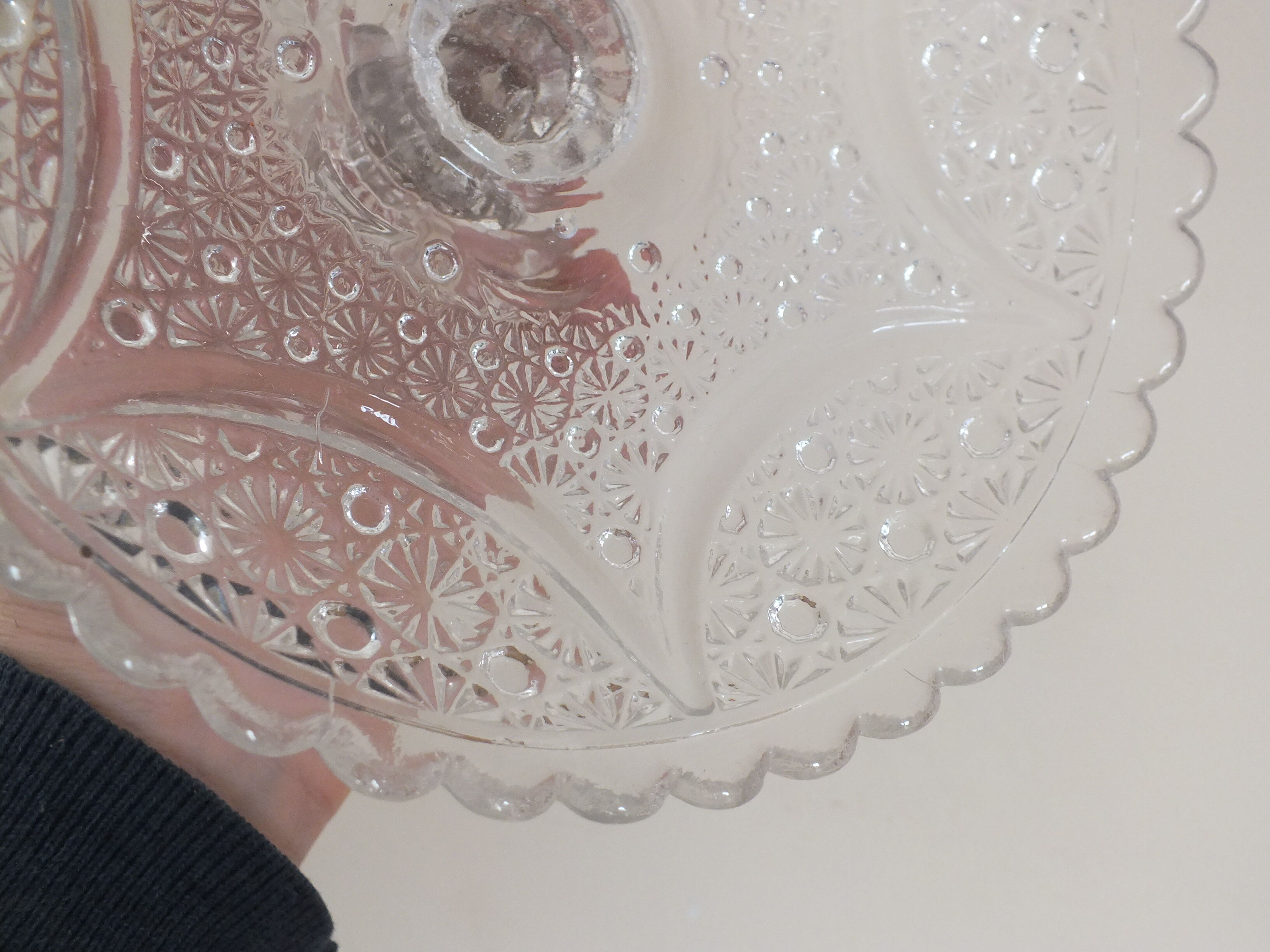 Display cup in molded glass