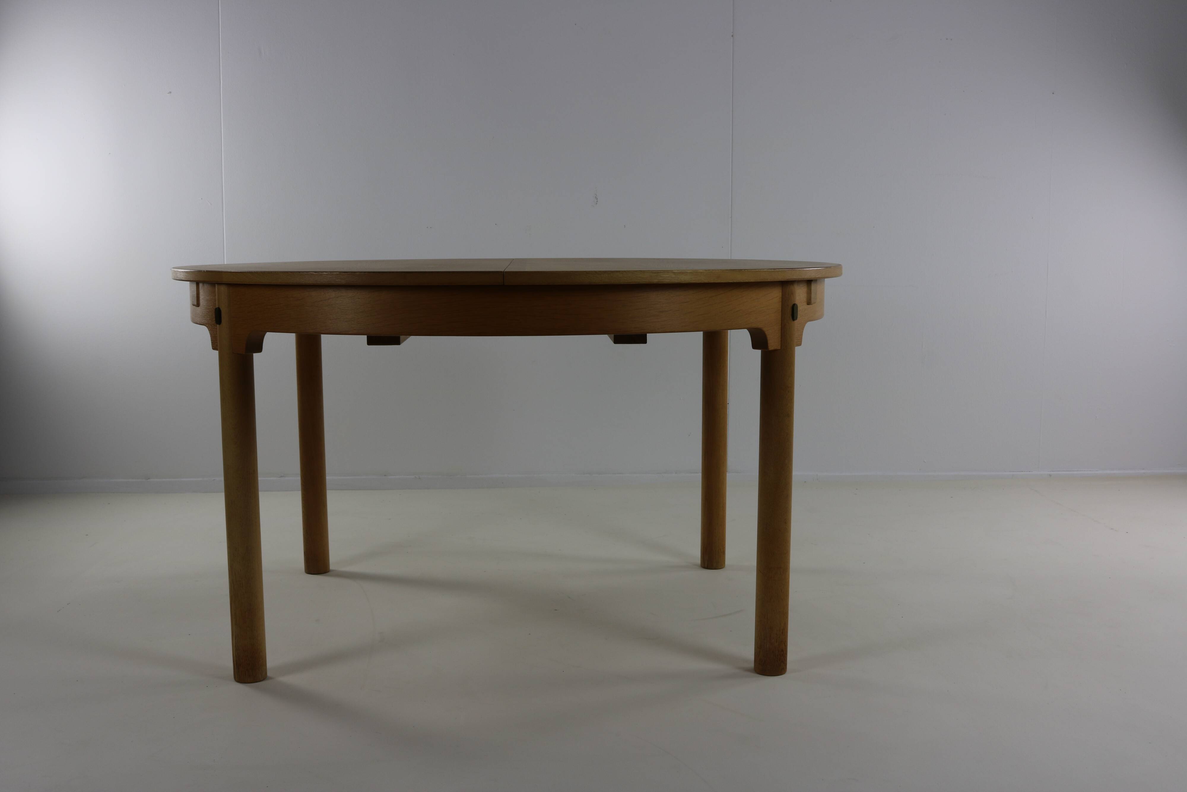 Large extendable dining table Børge Mogensen