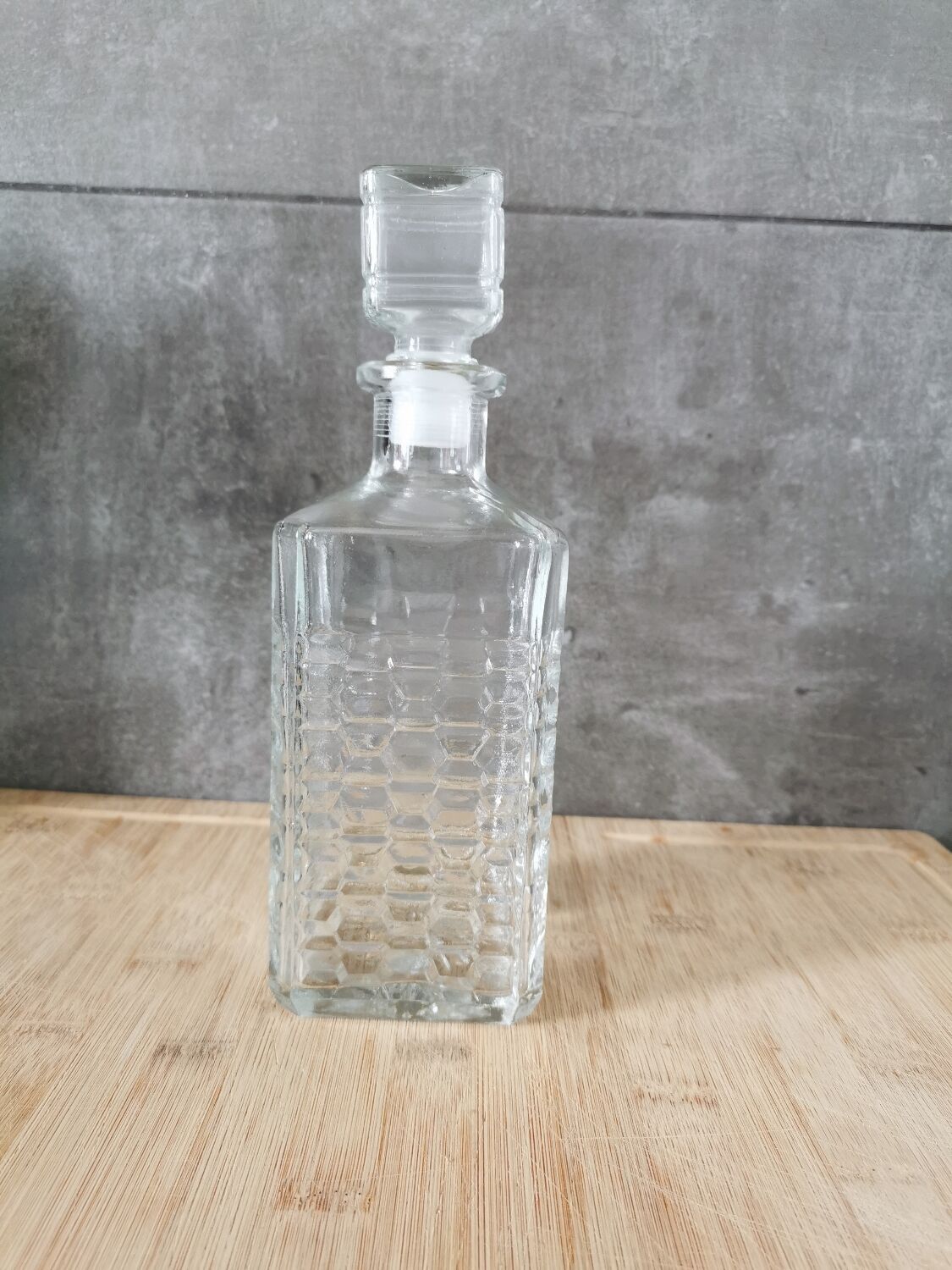 Carfe in chiseled glass