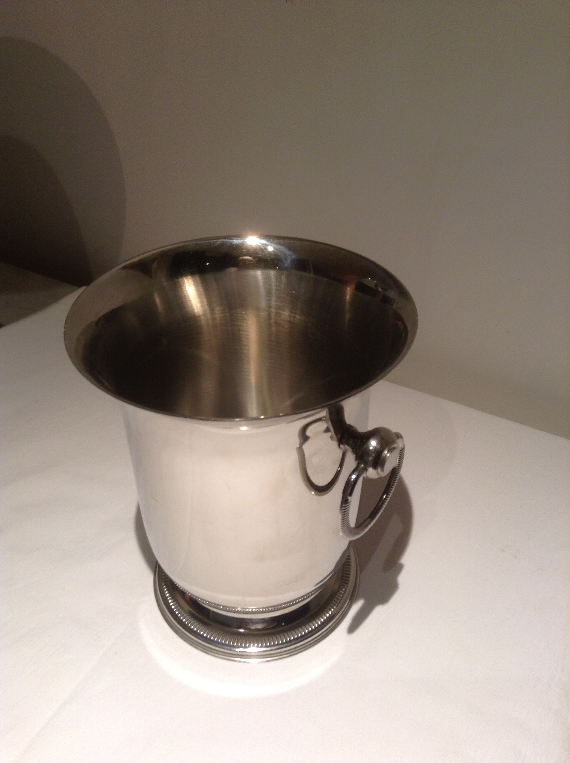 Champagne bucket