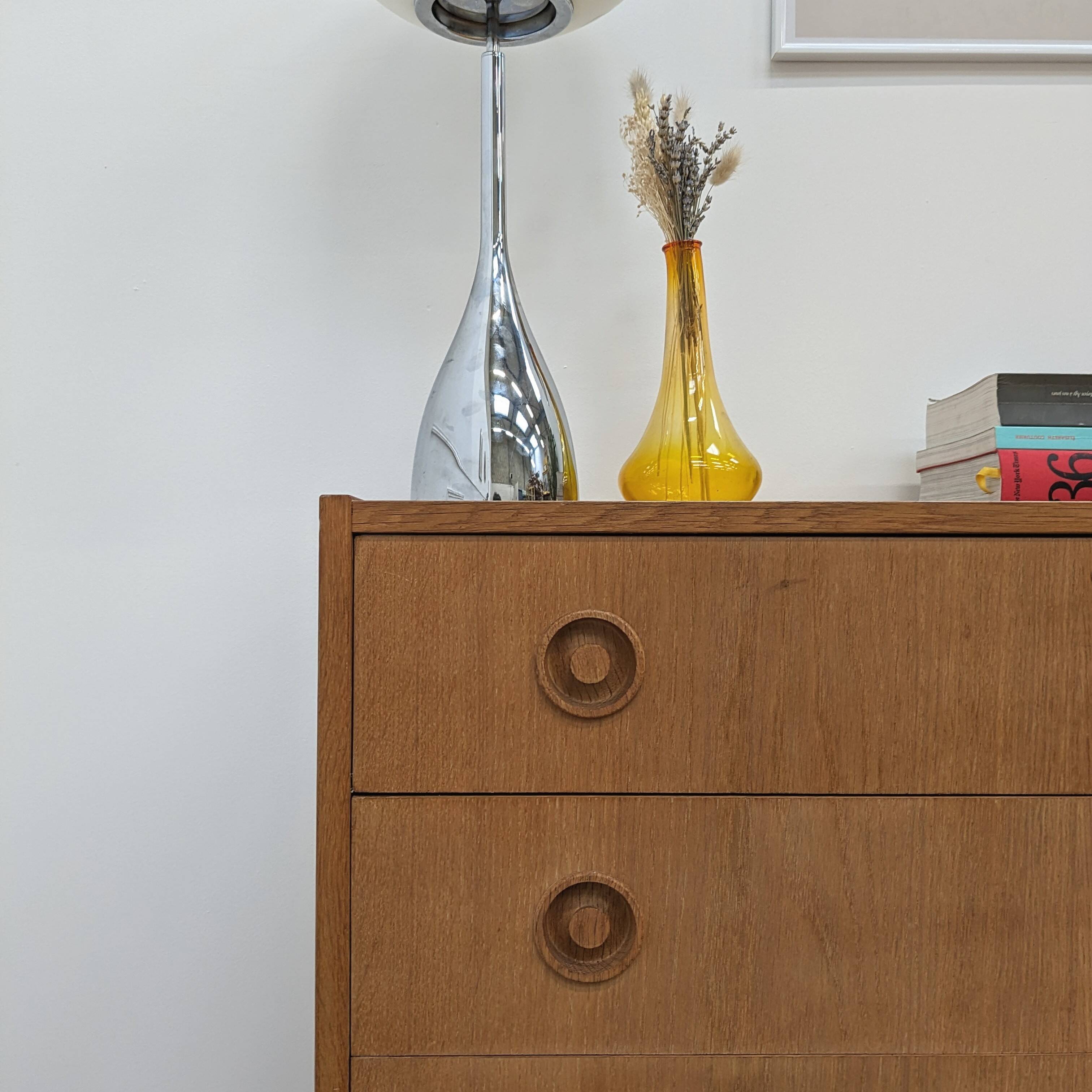 Oak chest of drawers