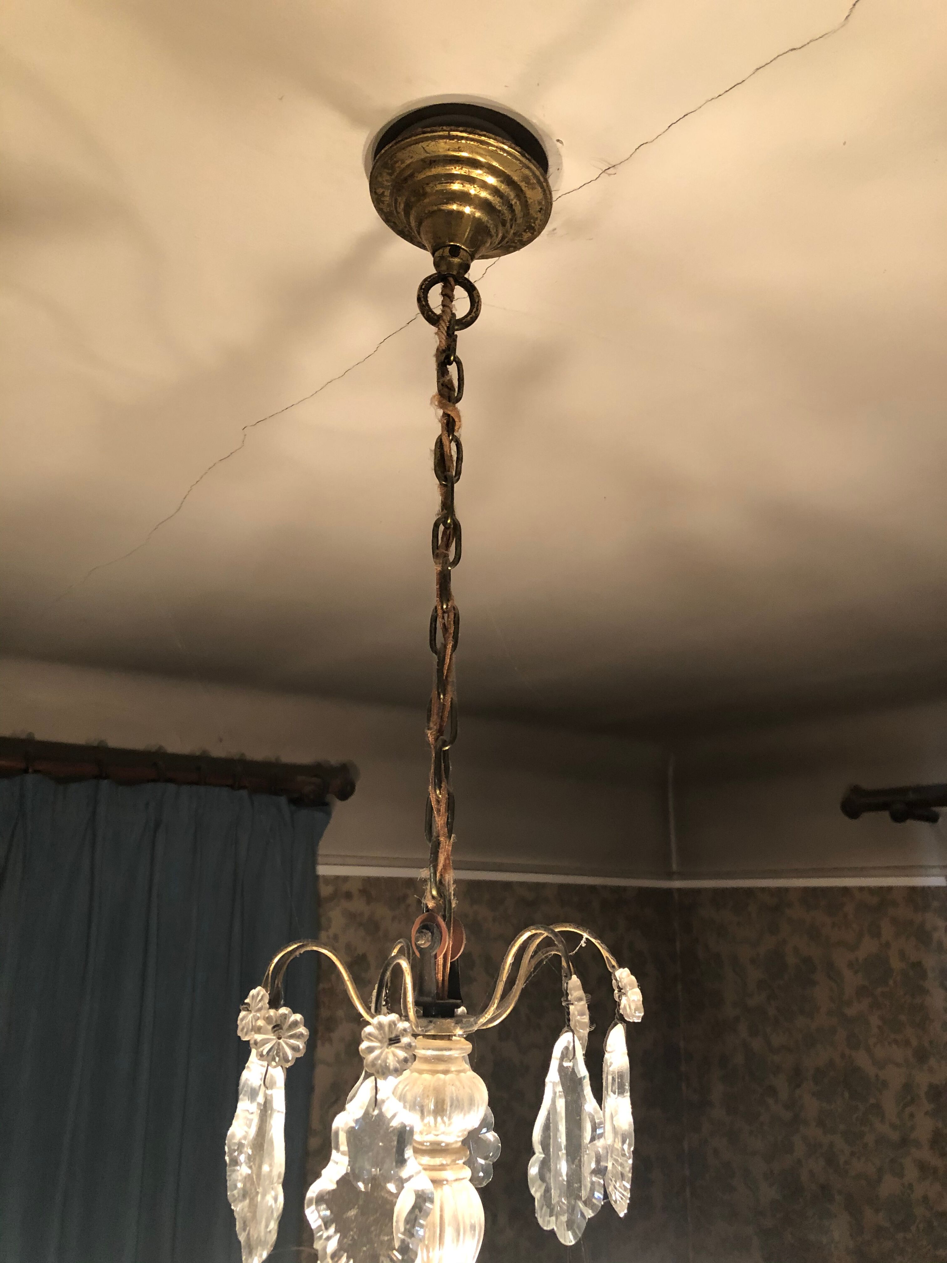 4-light chandelier