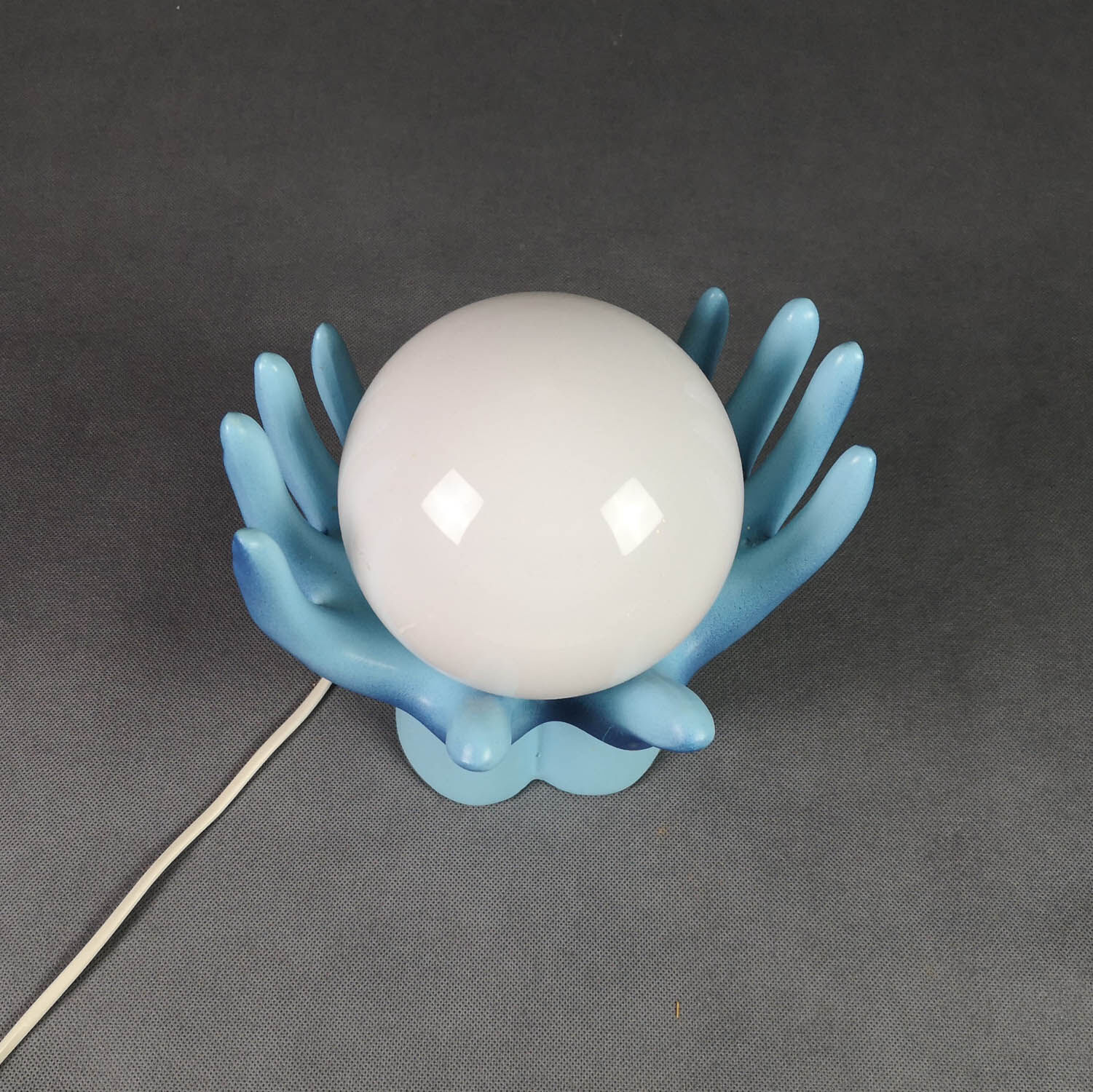 Vintage lamp hands and opal globe - blue - vintage luminaire