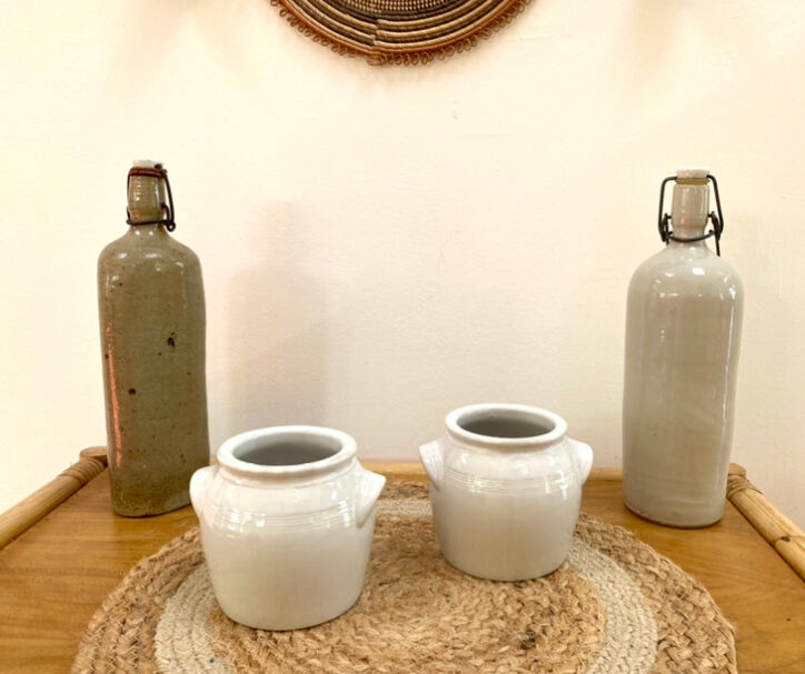 White pot in glazed stoneware