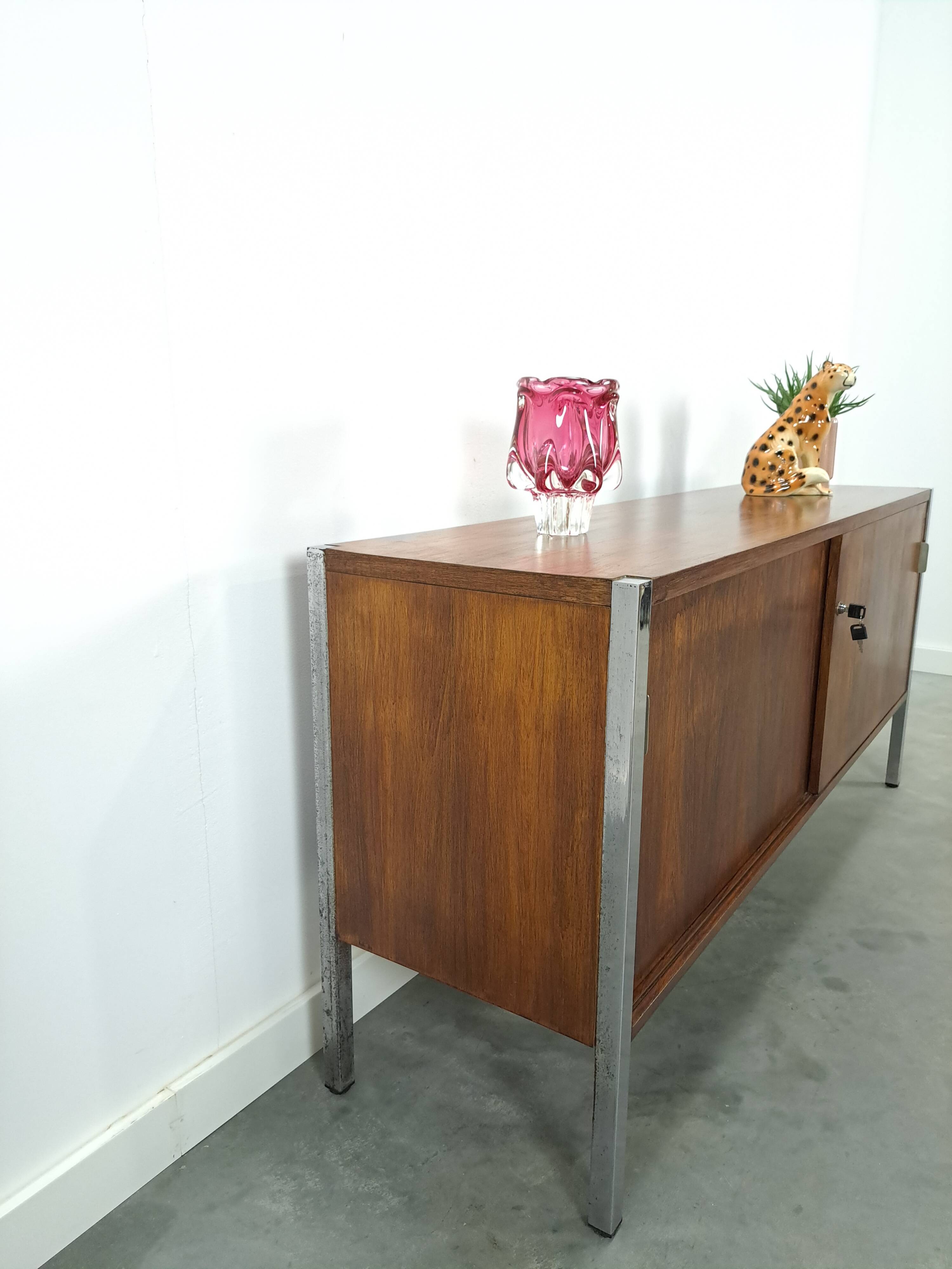 Enfilade en palissandre plus fin avec chromen poten, vintage kast