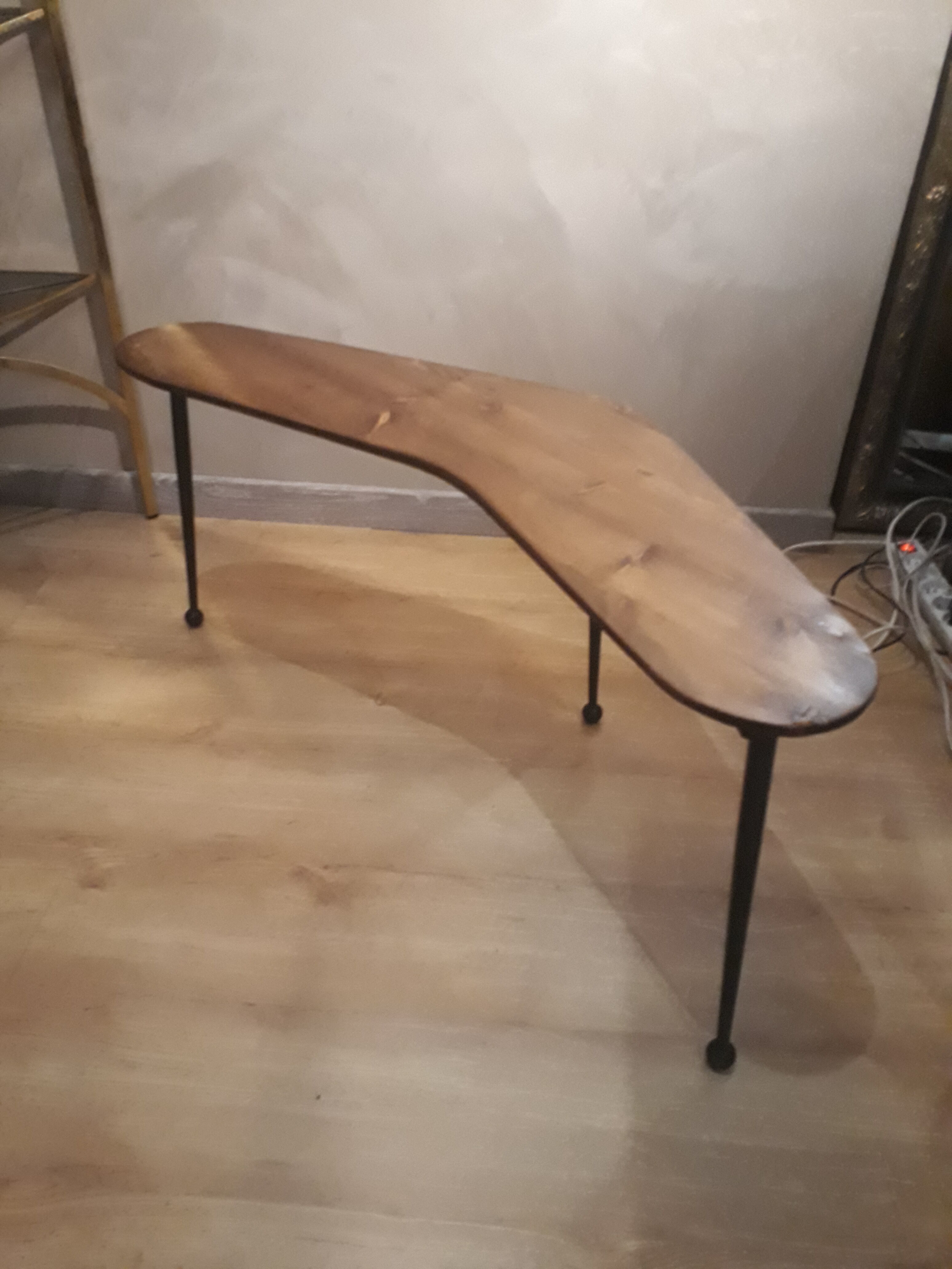 Scandinavian table boomerang , 1950 has 70 feet compass a ball 105xh47x27