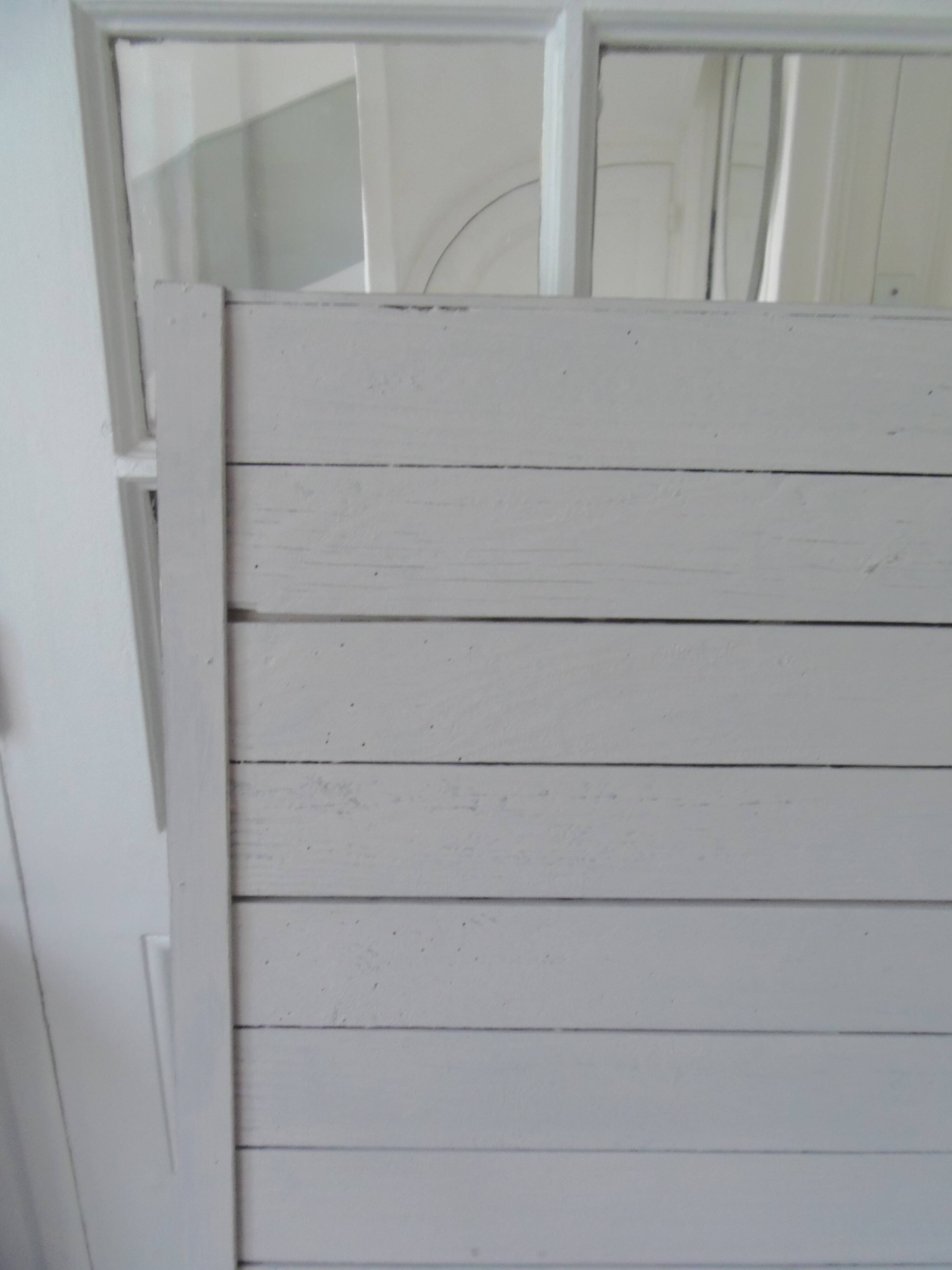 Headboard of 160 made with aged wood in pearl grey patina.