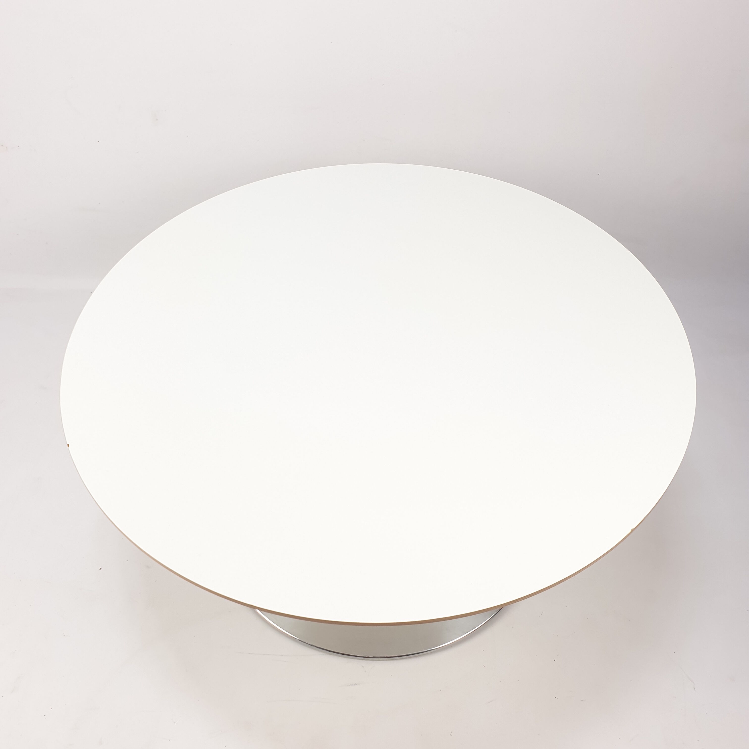 Round coffee table by Pierre Paulin edition Artifort, 1990s