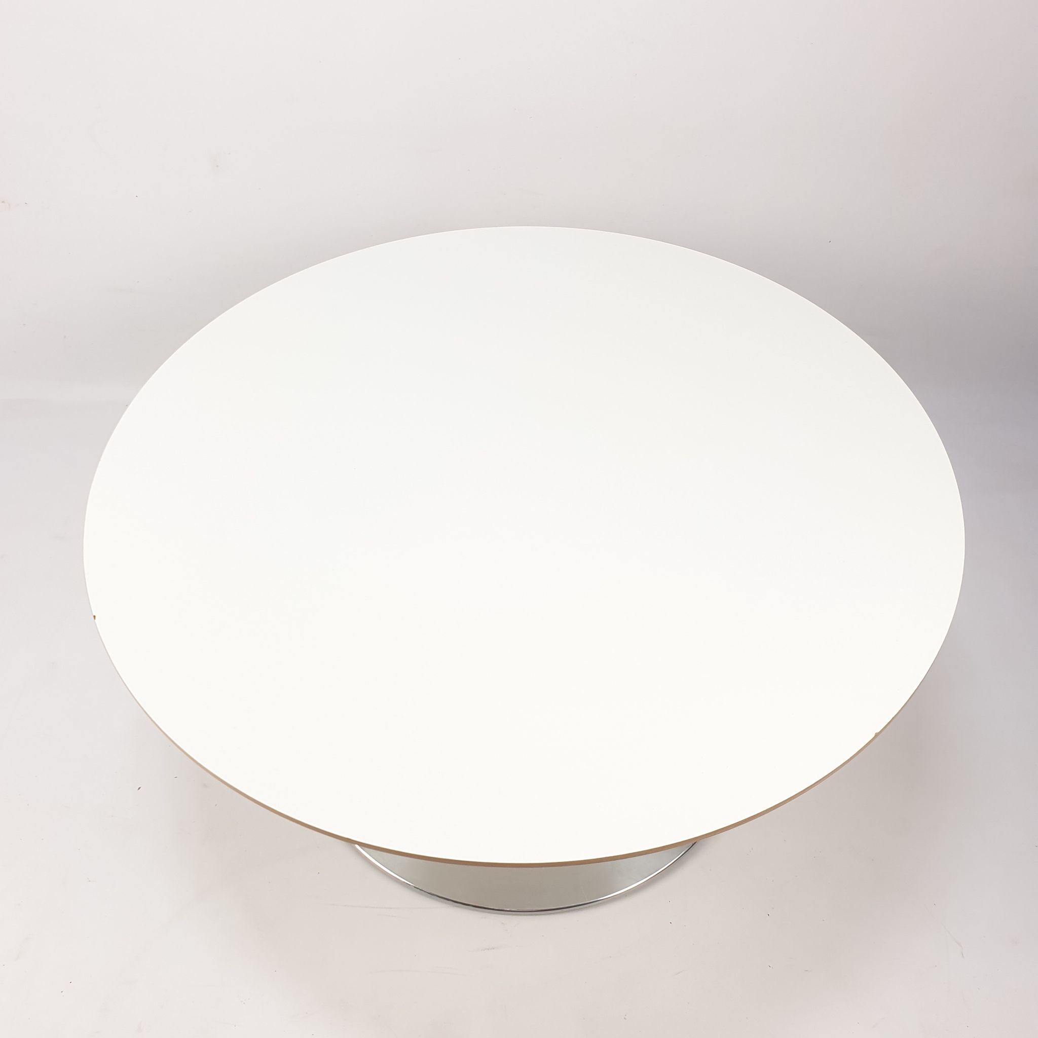 Table basse ronde de Pierre Paulin edition Artifort, années 1990
