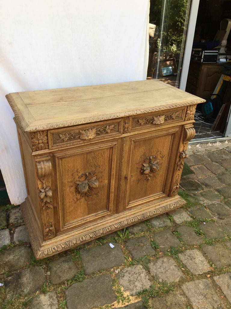 Buffet in oak lightened rustic Henri II