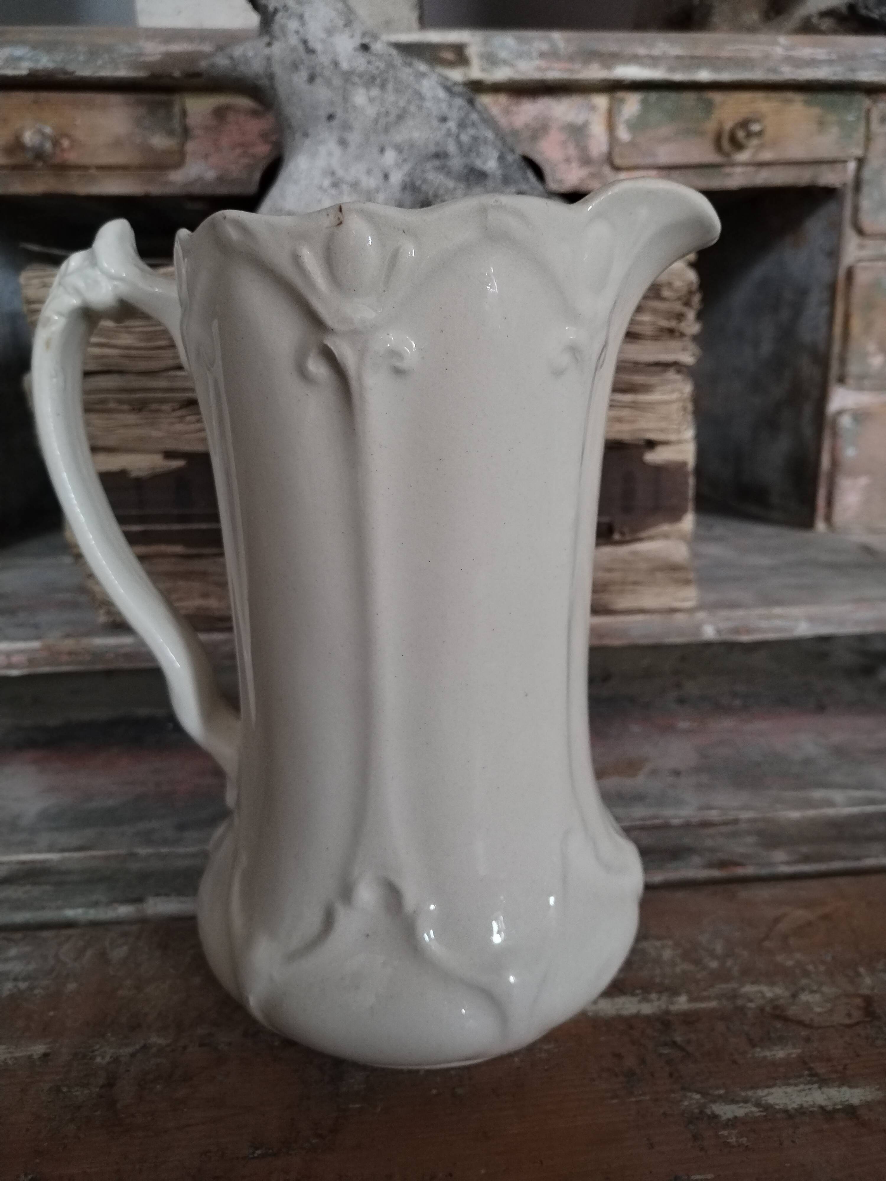 White earthenware rock pot 19th