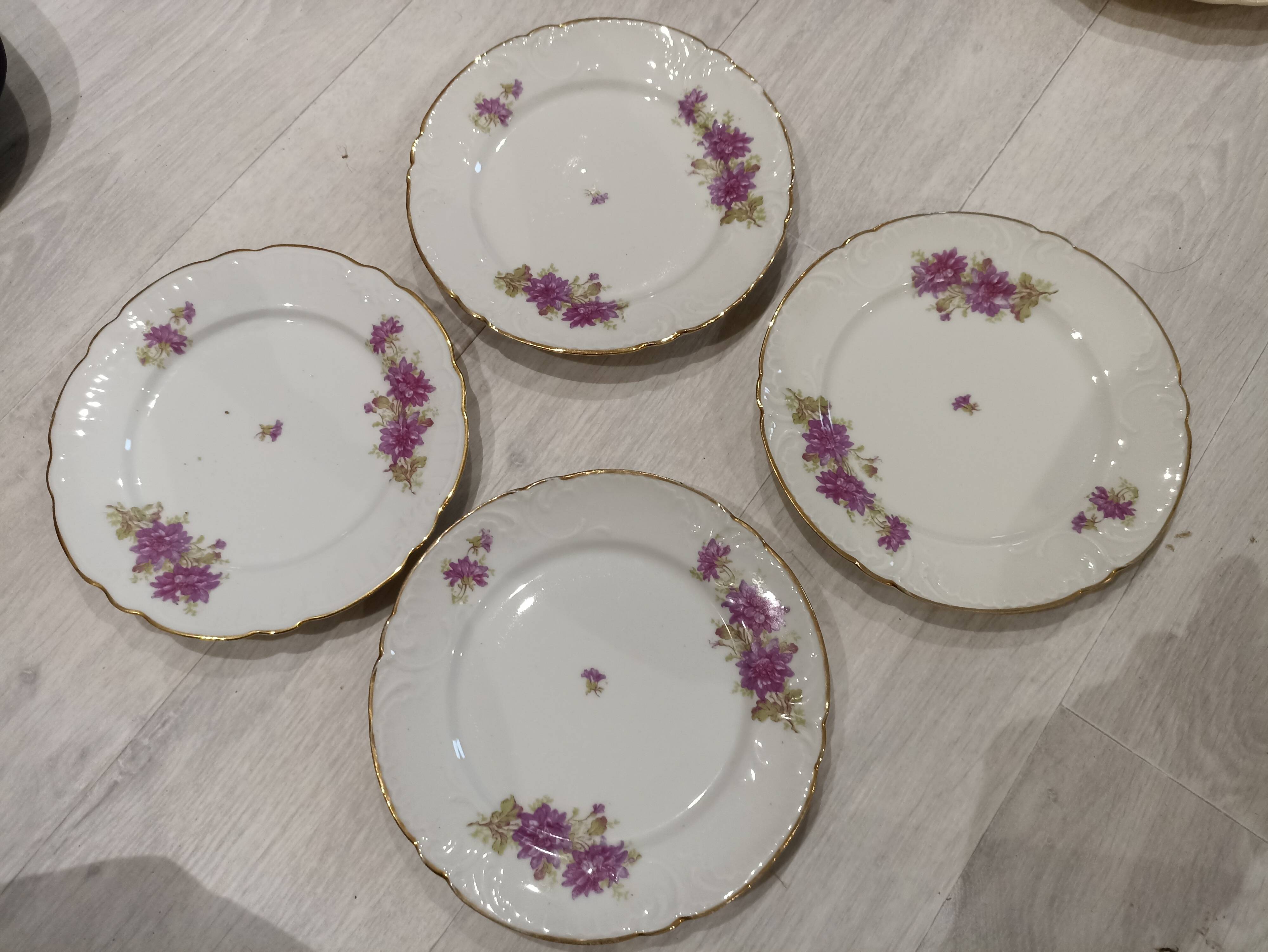 Lot de 4 assiettes à dessert fleuries