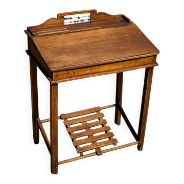 Bureau d'écolier et son boulier, années 1930