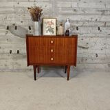 Vintage small-sized chest of drawers