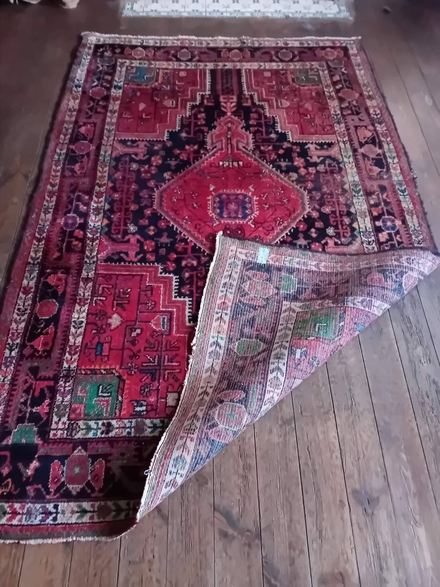 Handmade Tuyserkan Persian Rug 230x150cm